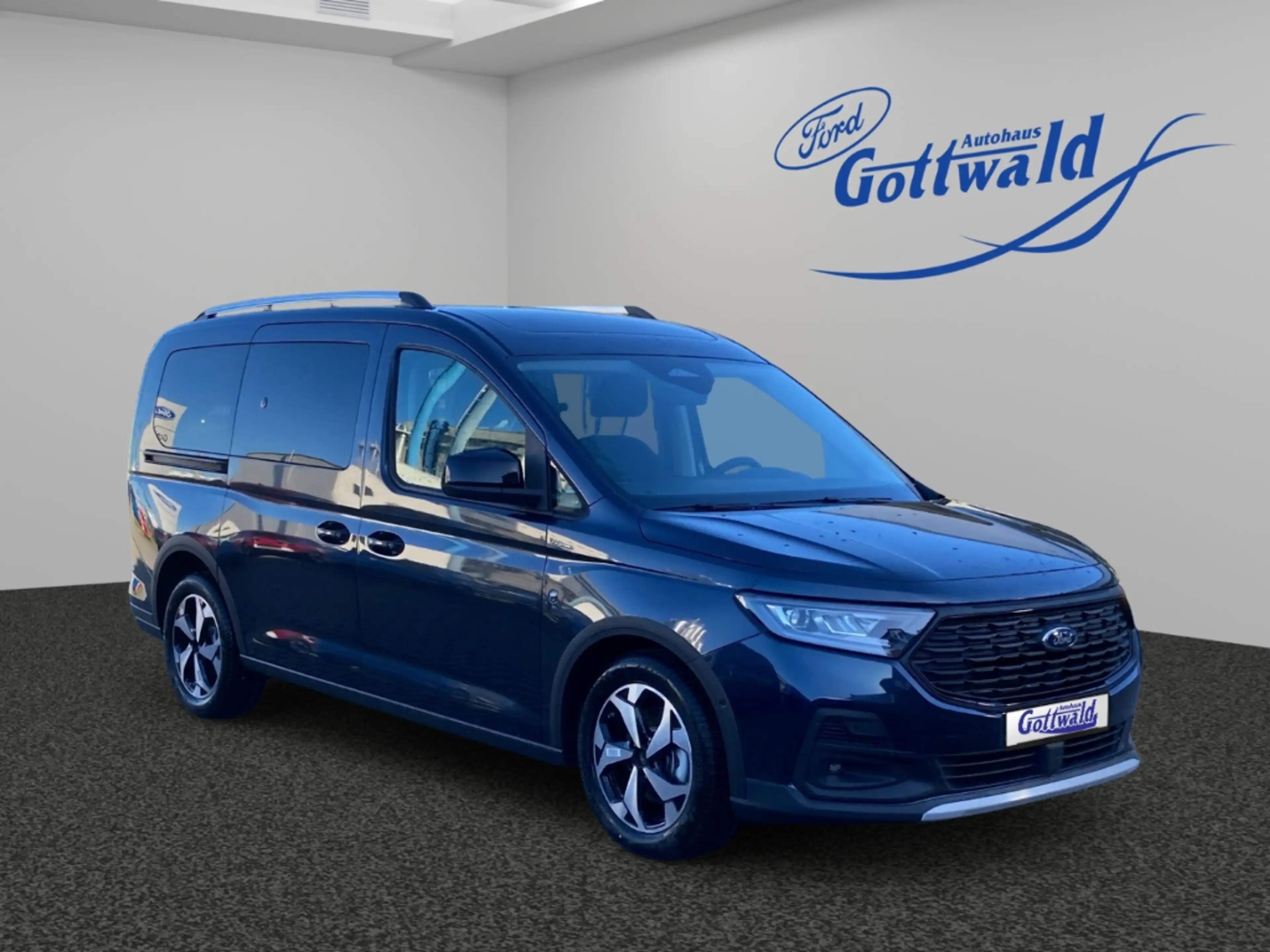 Ford Grand Tourneo Active 5 Sitze GJR LED RFK Panorama Fahrerass.-Pak