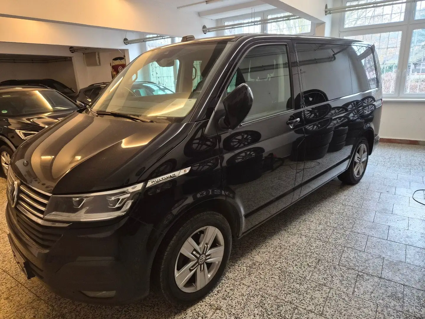 Volkswagen T6 Multivan T6.1 Multivan STHZG/ACC/NAVI/LED/DSG/7 Sitze/SH Schwarz - 1