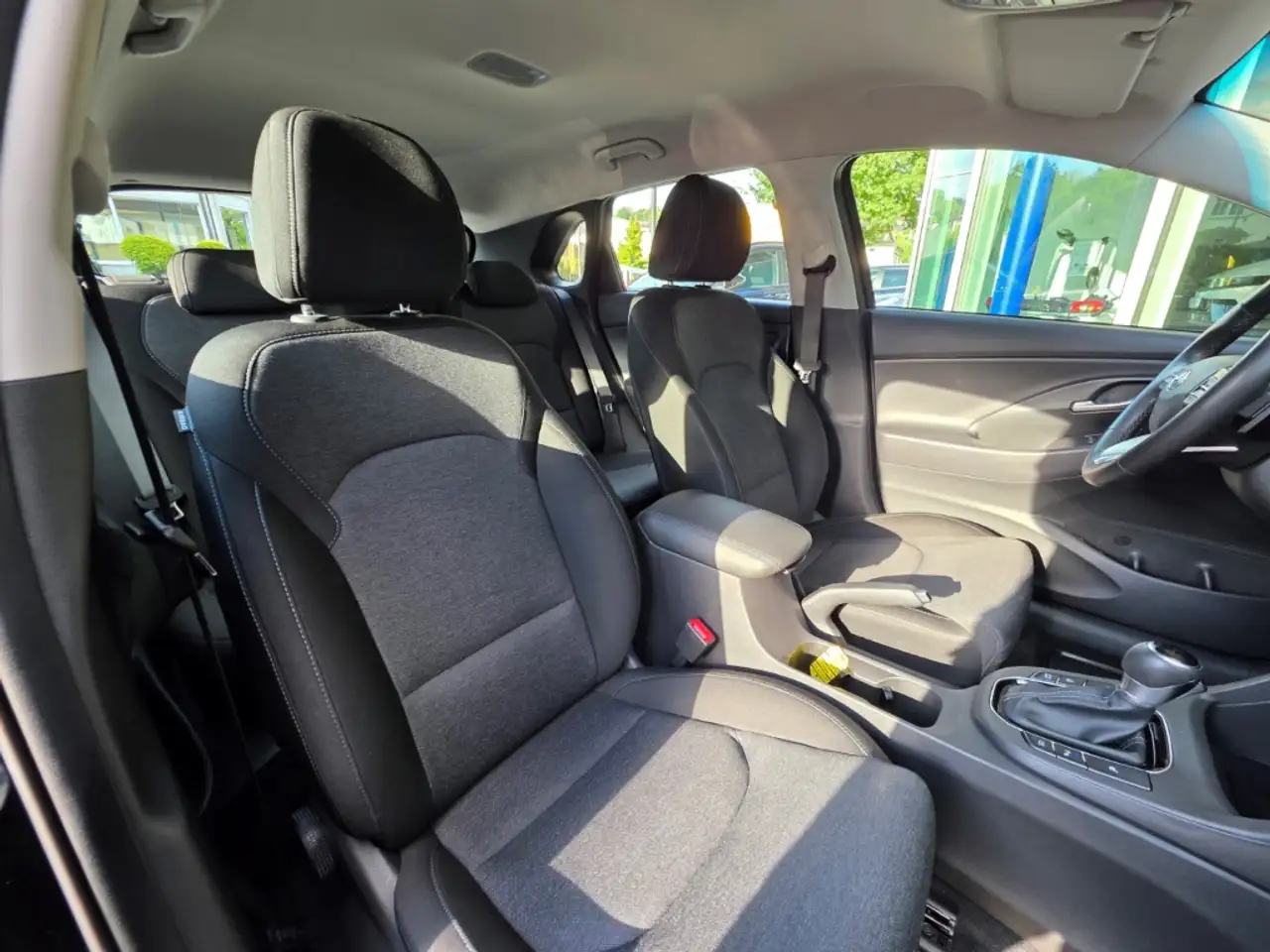 Hyundai i30 1.5 T-GDI 7-DCT Trend / Winterräder / Navi / Smart, миниатюра 13