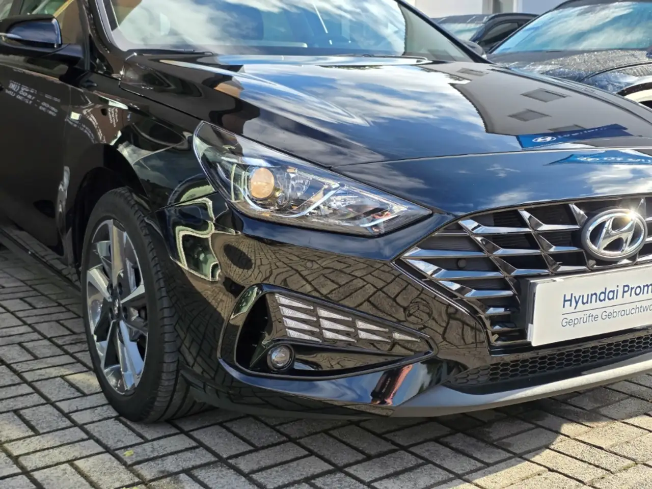 Hyundai i30 1.5 T-GDI 7-DCT Trend / Winterräder / Navi / Smart, миниатюра 2
