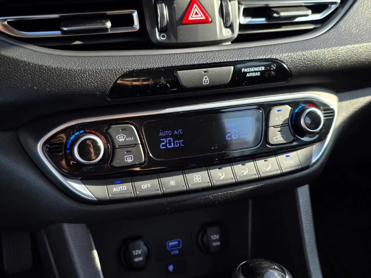 Hyundai i30 1.5 T-GDI 7-DCT Trend / Winterräder / Navi / Smart, миниатюра 21