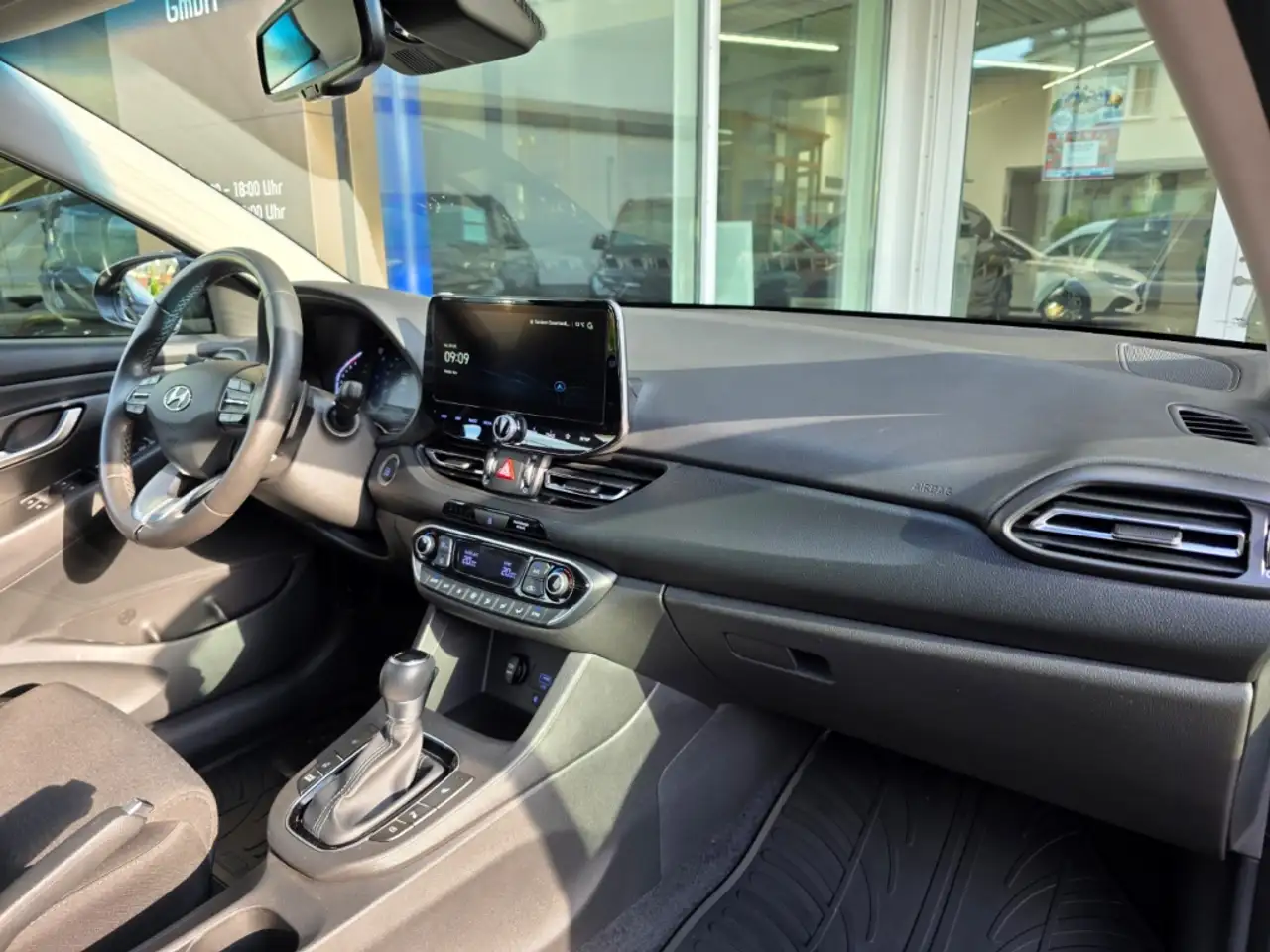 Hyundai i30 1.5 T-GDI 7-DCT Trend / Winterräder / Navi / Smart, миниатюра 12