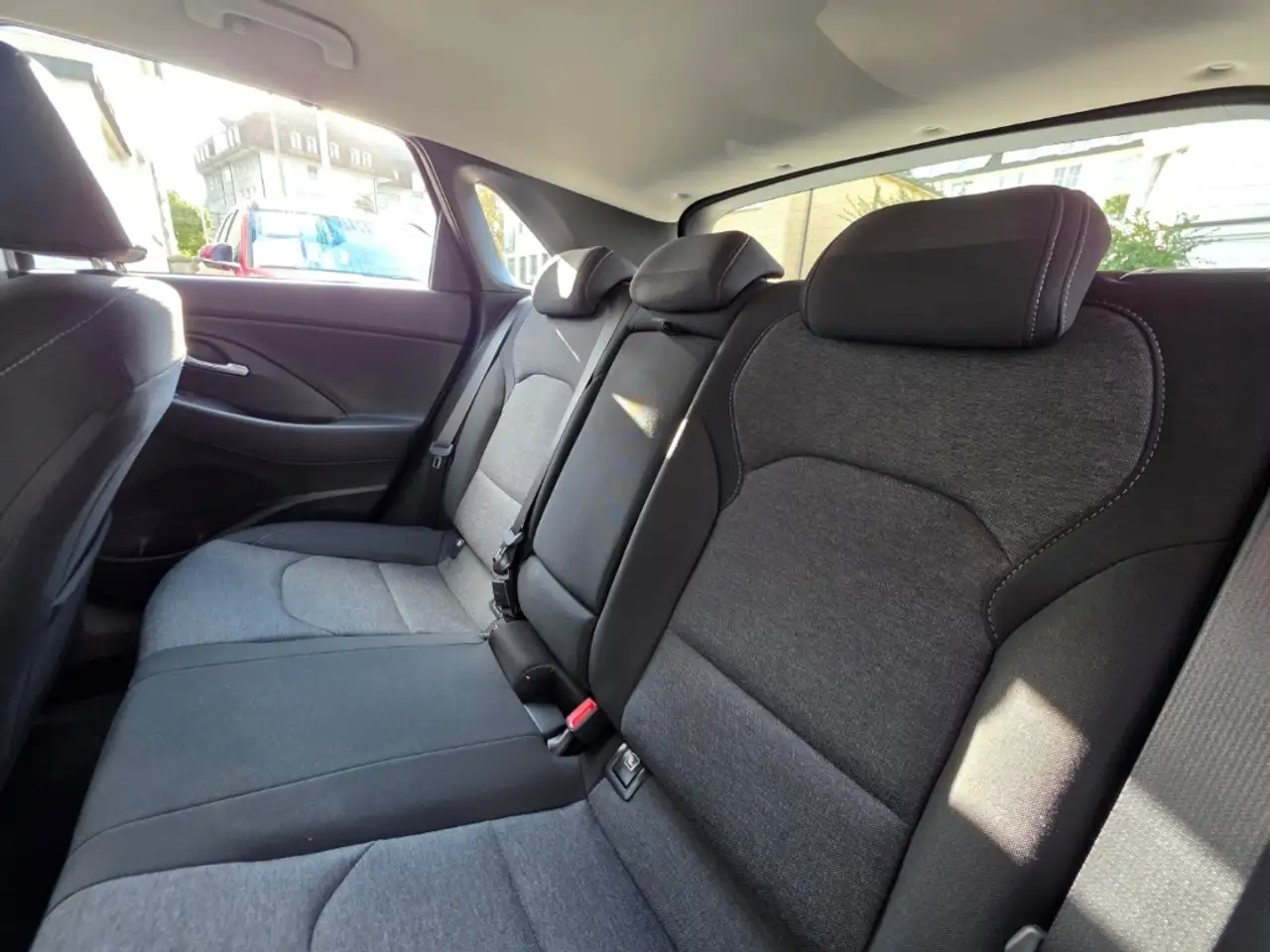 Hyundai i30 1.5 T-GDI 7-DCT Trend / Winterräder / Navi / Smart, миниатюра 16