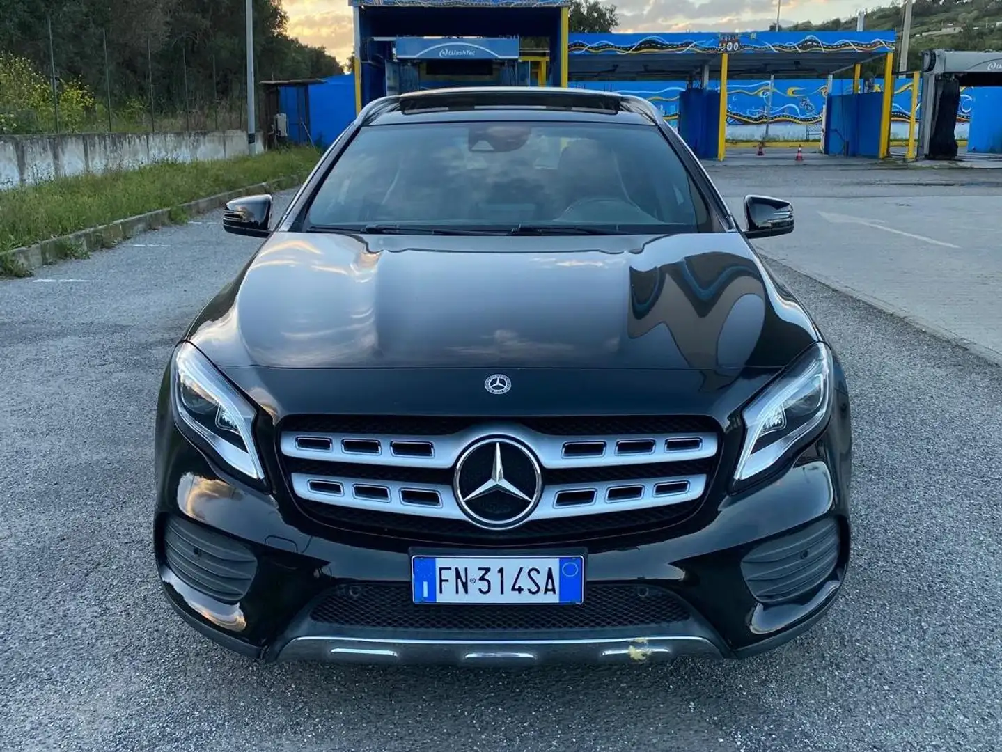 Mercedes-Benz GLA 200 Premium Nero - 1