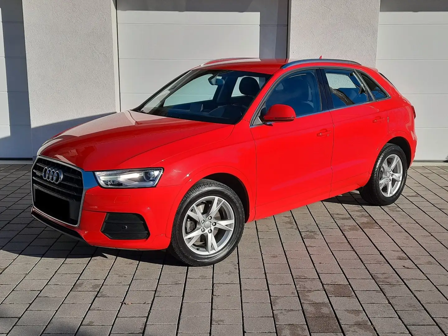 Audi Q3 2.0TDI/184PS/Quattro/Sport/PDC/Eu6/Navi/Xenon Rot - 2