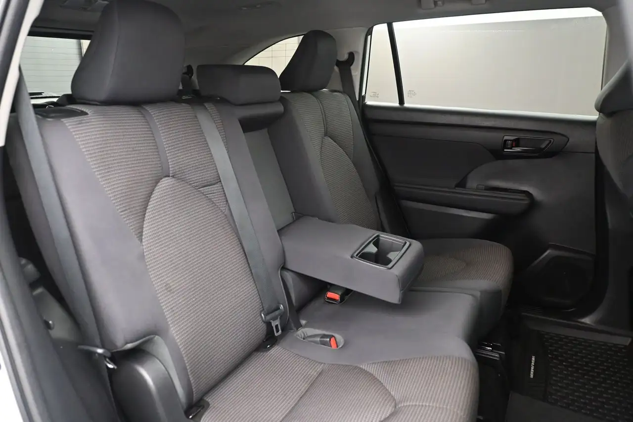 Toyota Highlander снимка Toyota Highlander