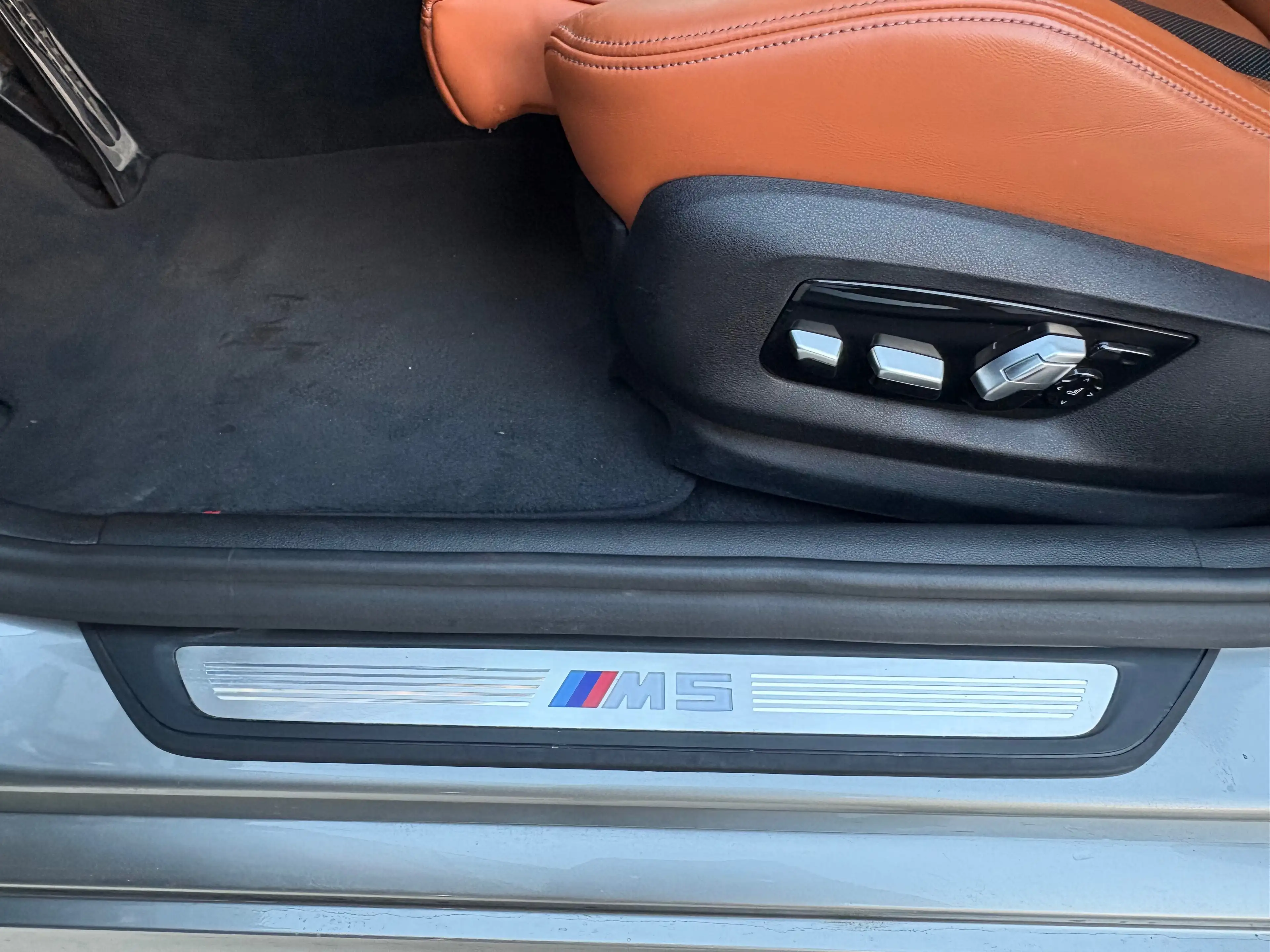 BMW M5 M5 4.4AS V8 Pack Carbone — photo 14