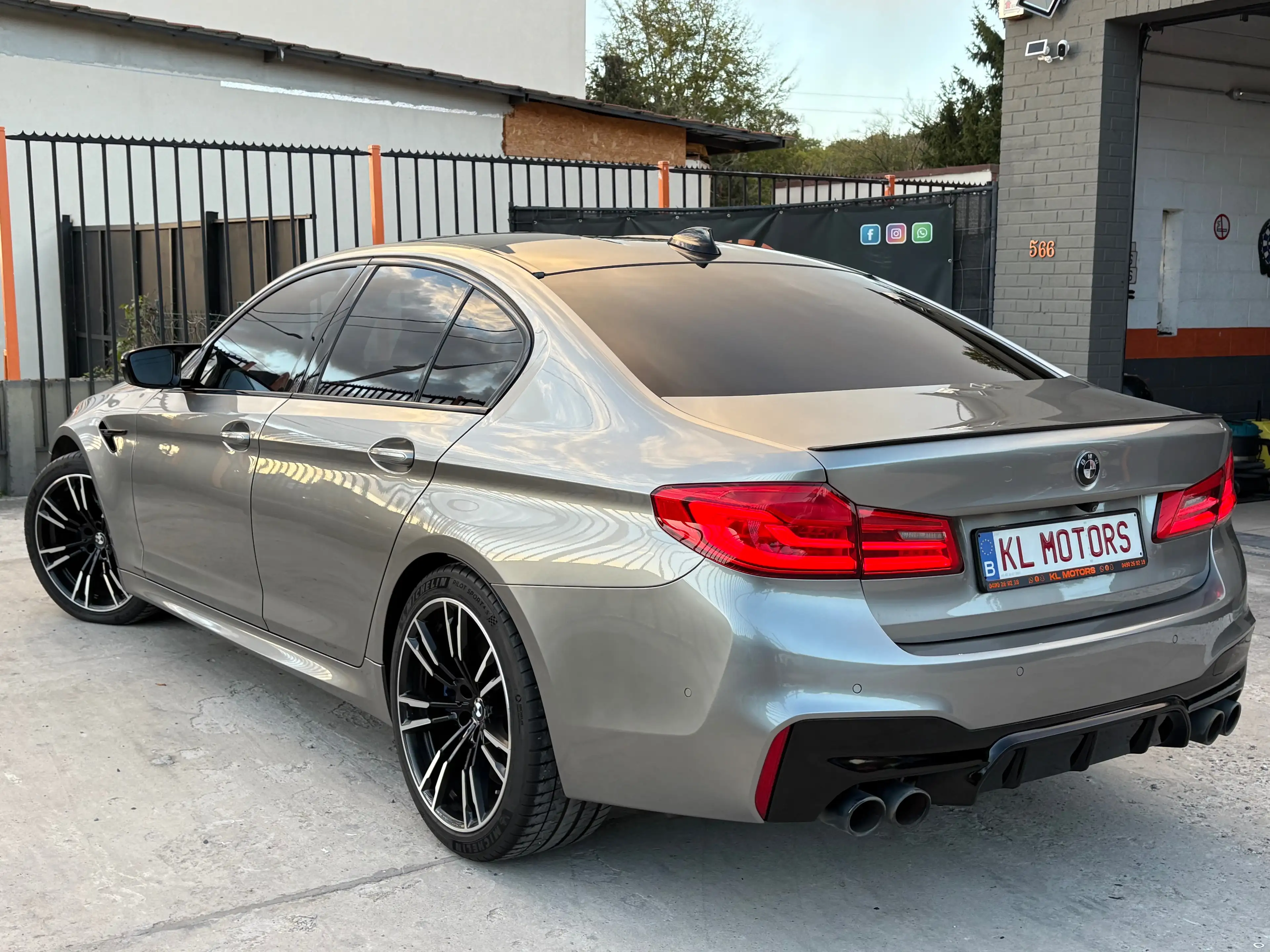 BMW M5 M5 4.4AS V8 Pack Carbone — photo 3