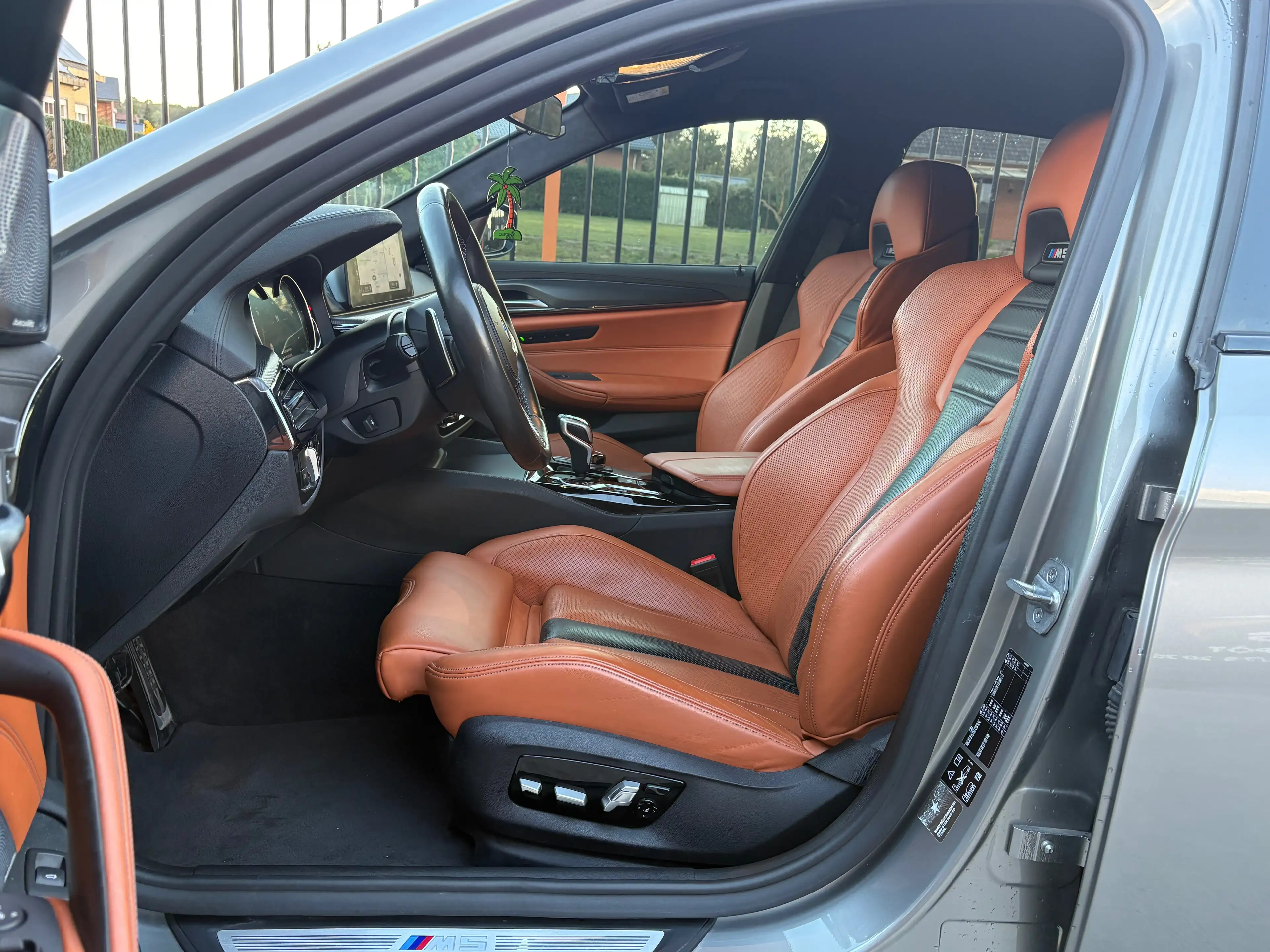 BMW M5 M5 4.4AS V8 Pack Carbone — photo 13