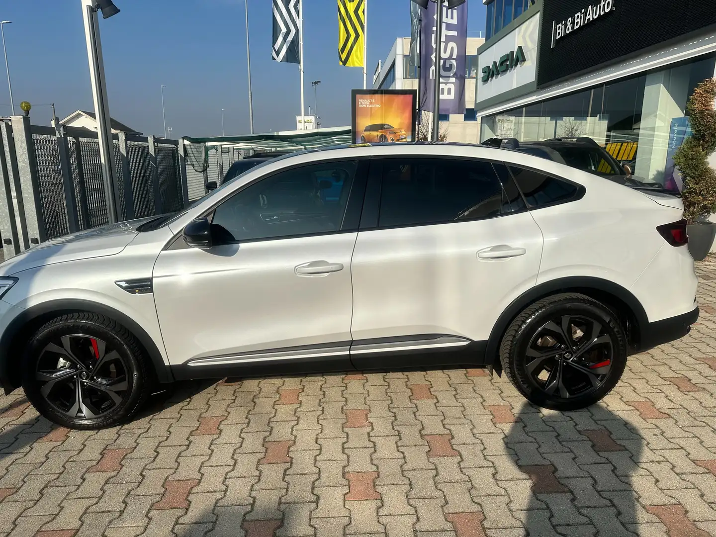 Renault Arkana Arkana 2022 1.6 E-Tech full hybrid R.S. Line 145cv Bianco - 2