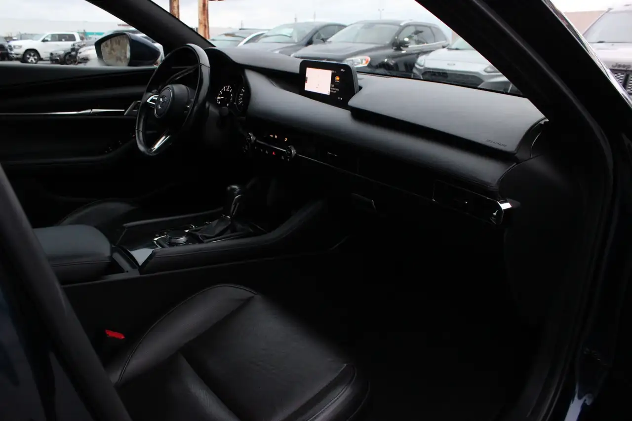 Mazda 3 снимка Mazda 3