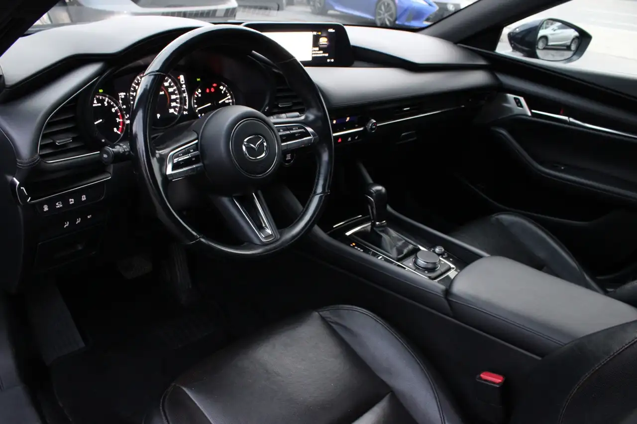 Mazda 3 снимка Mazda 3