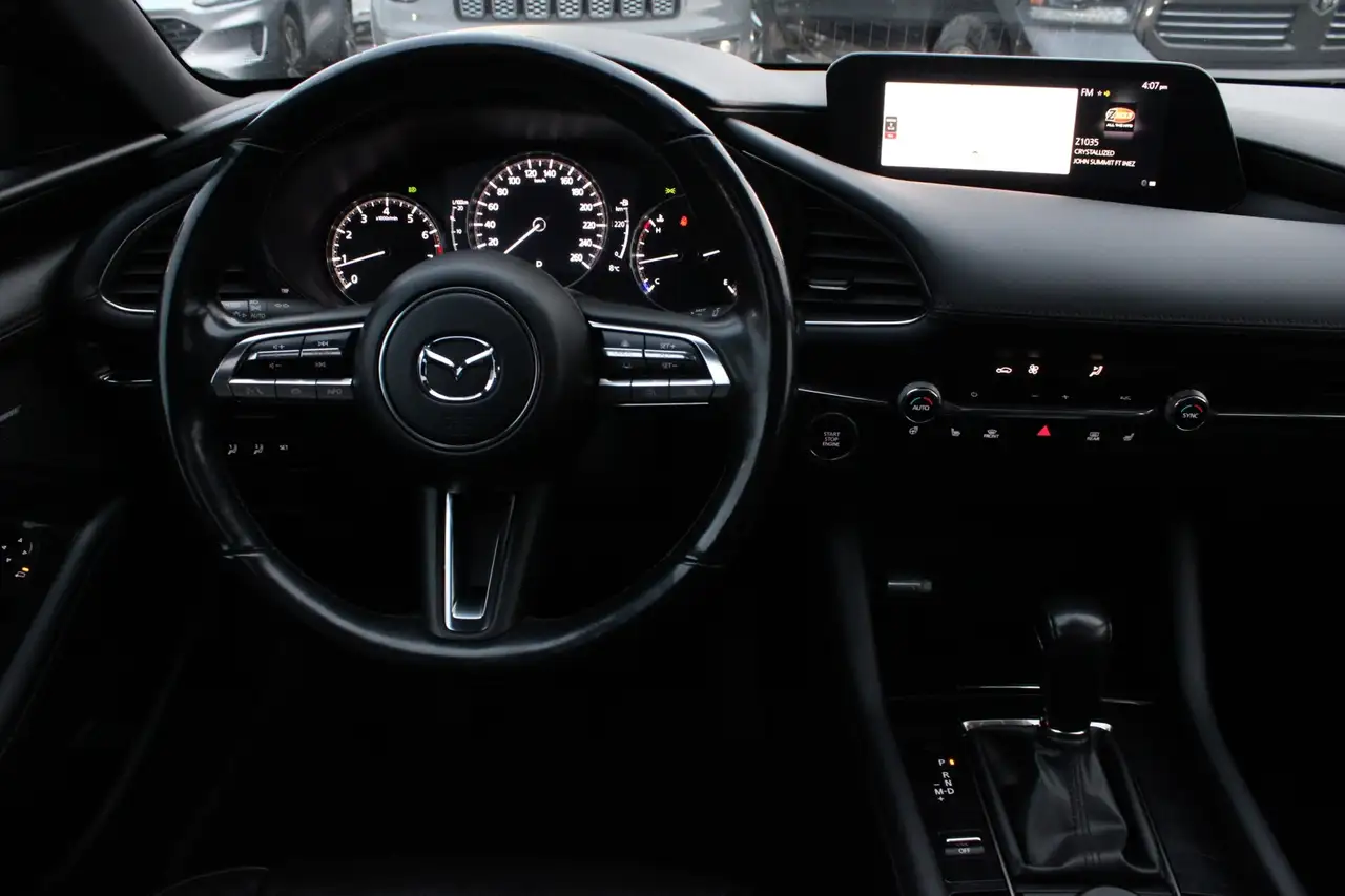 Mazda 3 снимка Mazda 3