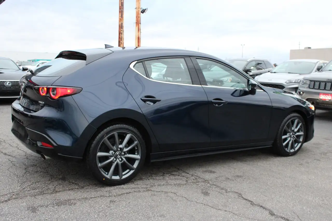 Mazda 3 снимка Mazda 3