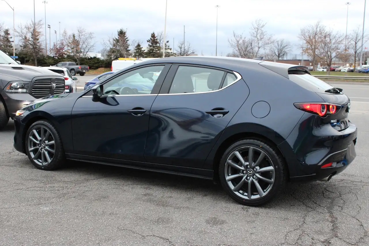 Mazda 3 снимка Mazda 3