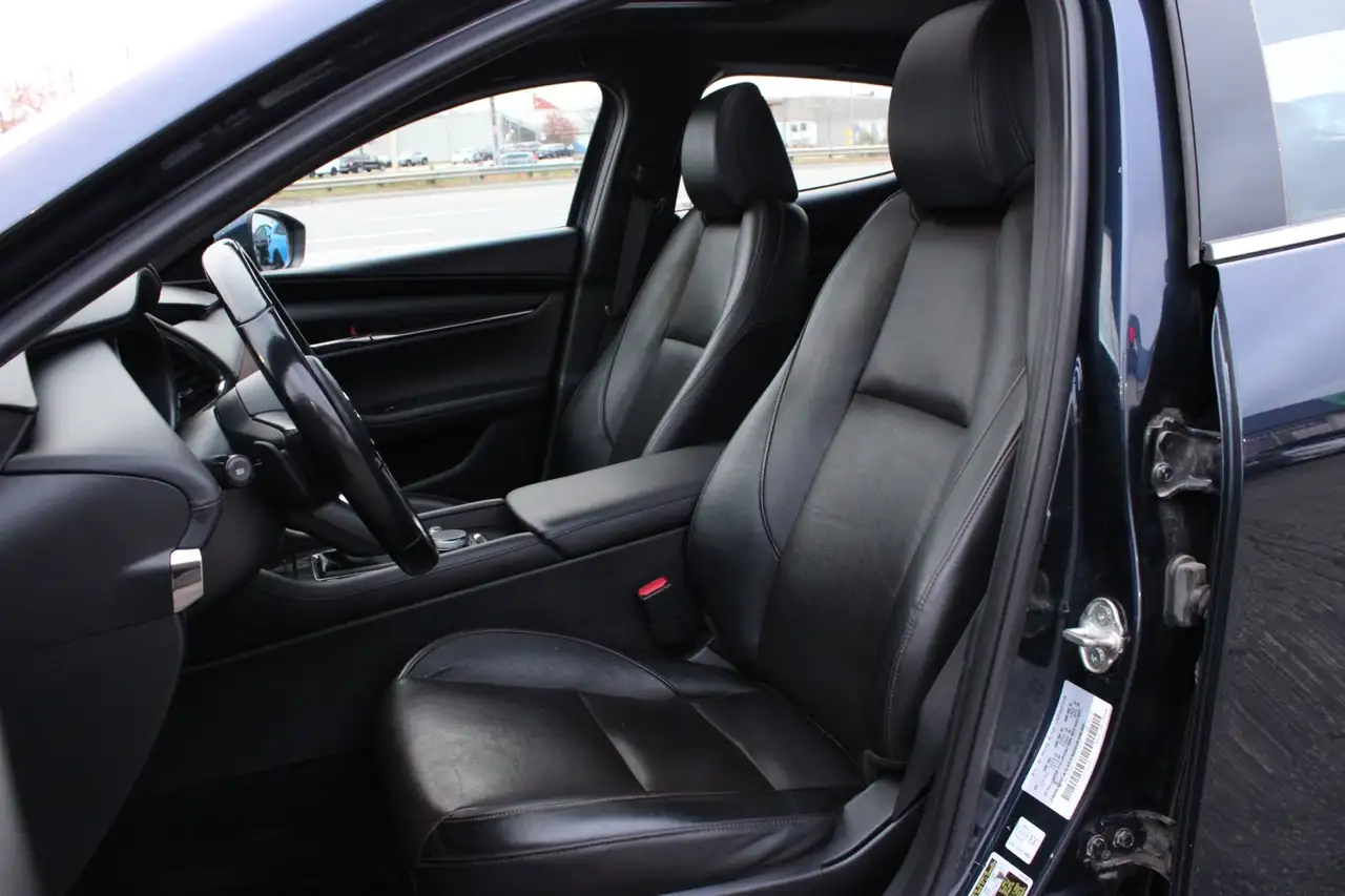 Mazda 3 снимка Mazda 3