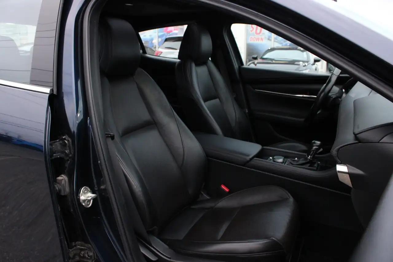Mazda 3 снимка Mazda 3