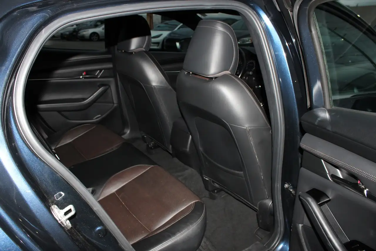 Mazda 3 снимка Mazda 3