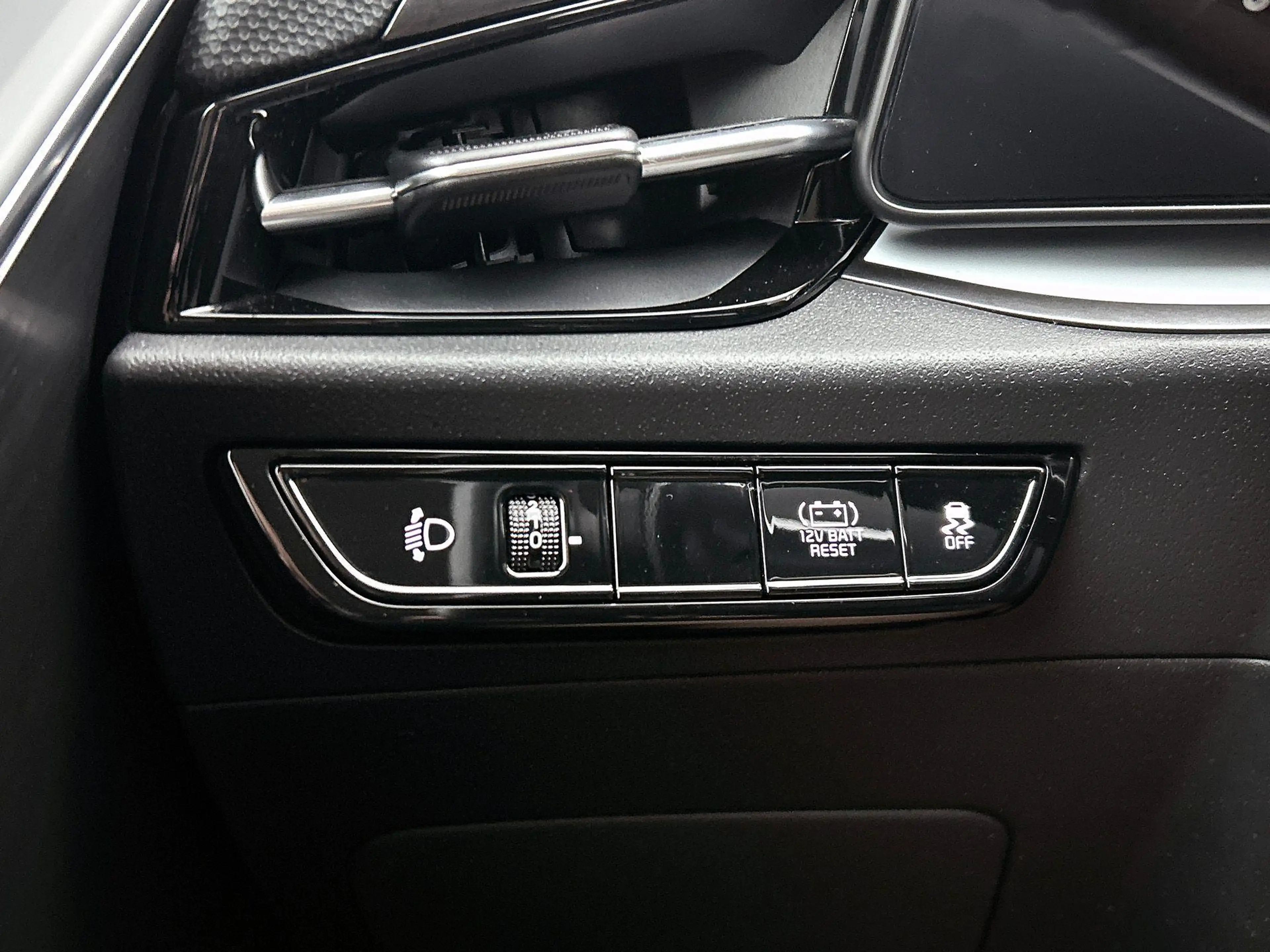 Kia Niro 1.6 GDi Hybrid DynamicLine CAMERA | NAVI & CARPLAY — photo 32