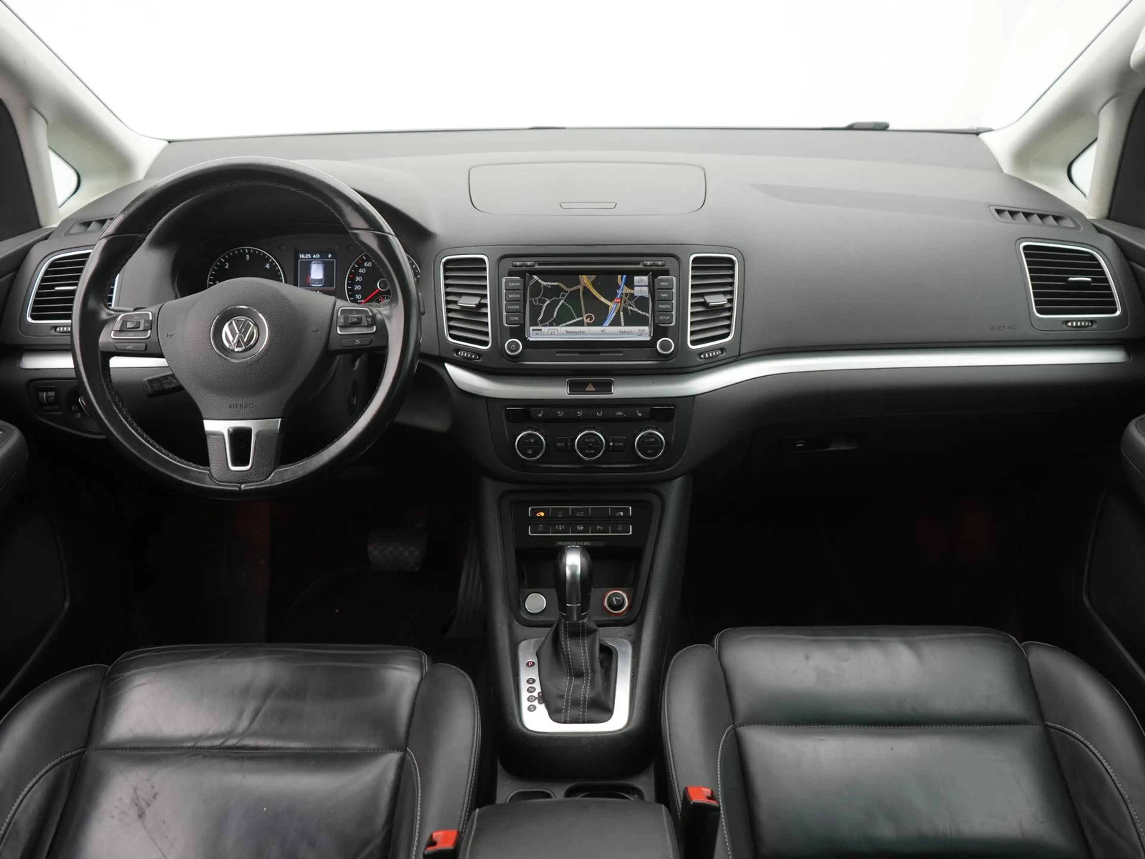 Volkswagen Sharan Highline,7P,MEMO,AHK,PANO,BIXENO,DYNAUDIO — photo 11
