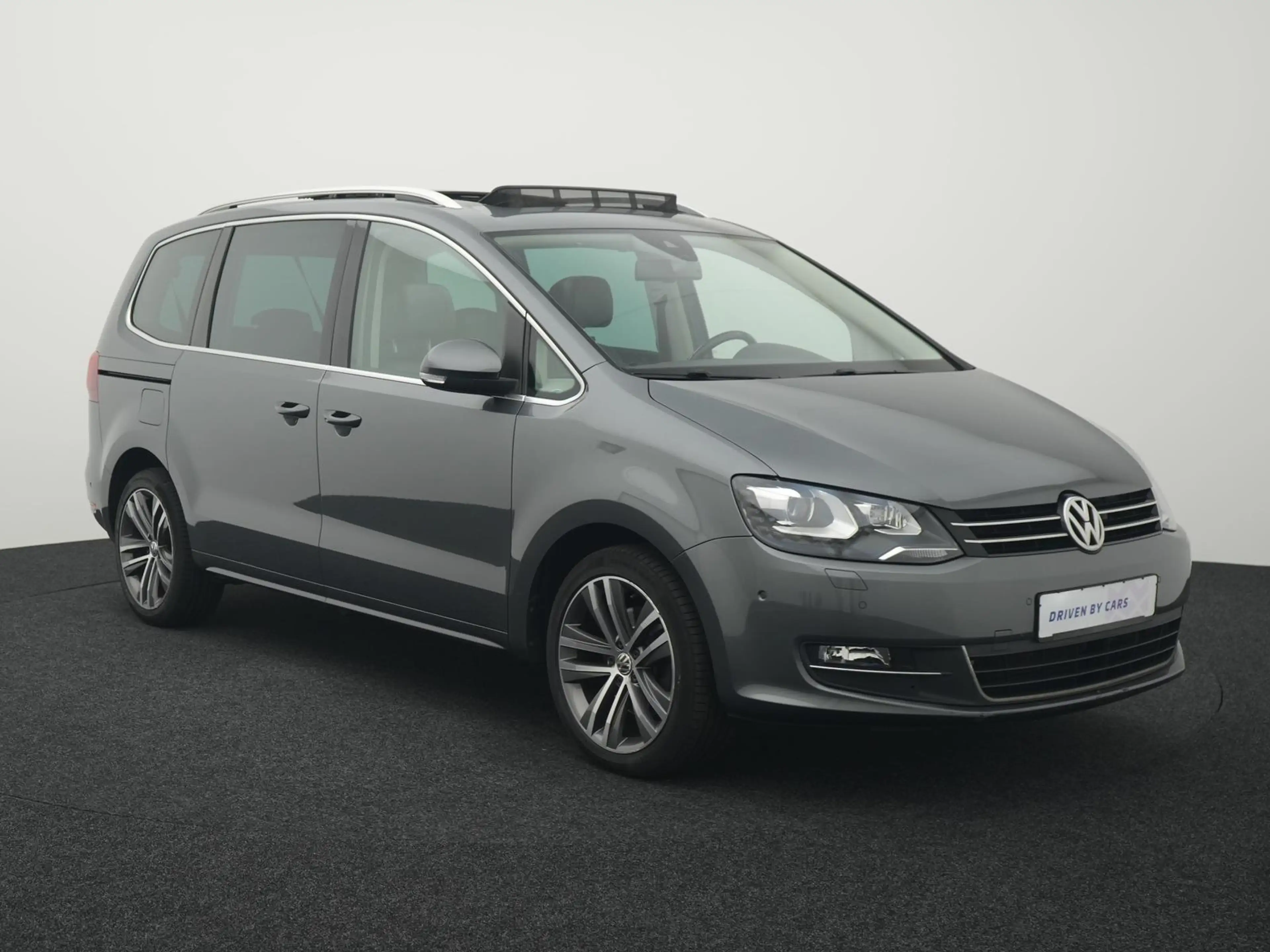 Volkswagen Sharan Highline,7P,MEMO,AHK,PANO,BIXENO,DYNAUDIO — photo 5