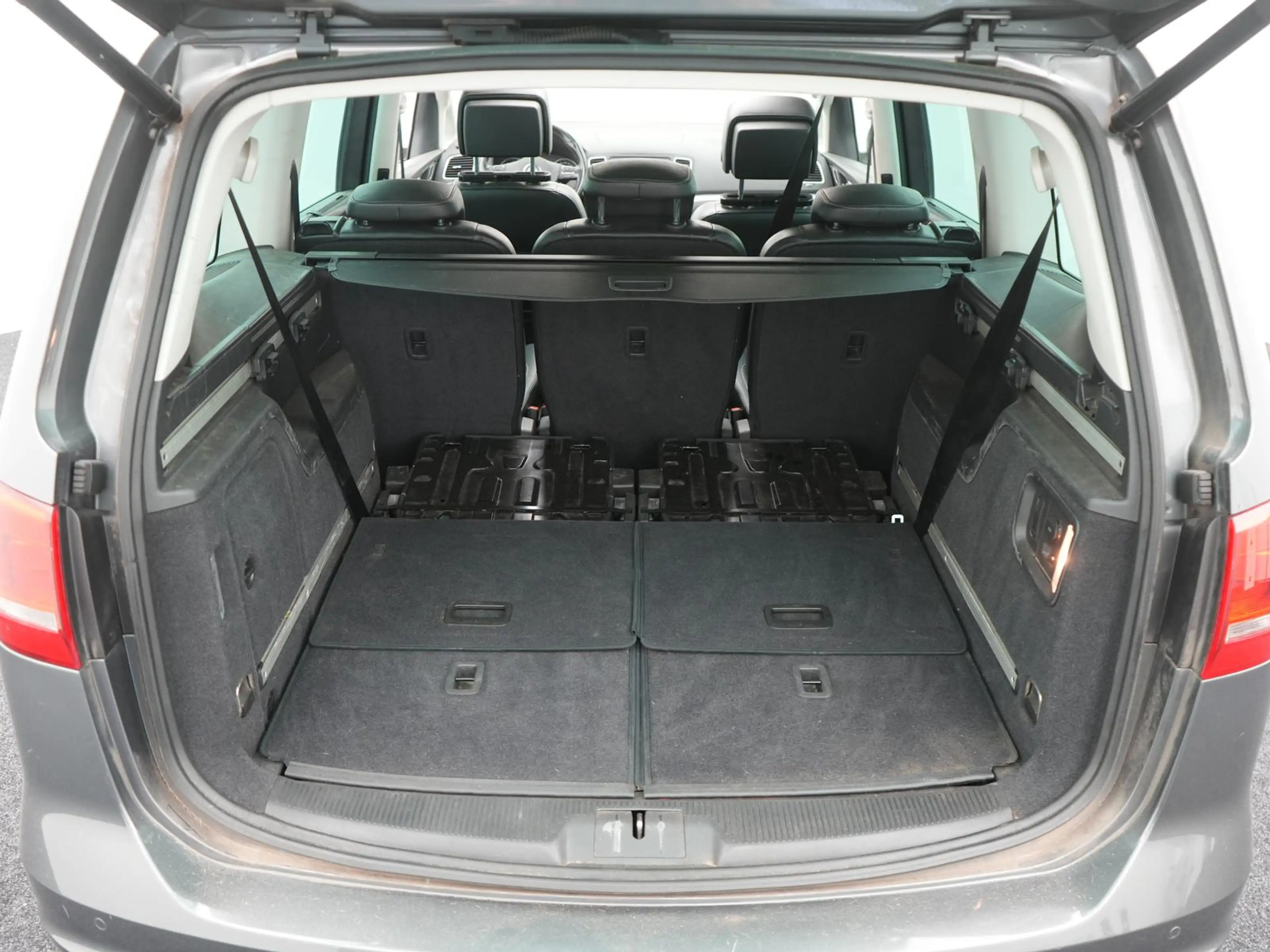 Volkswagen Sharan Highline,7P,MEMO,AHK,PANO,BIXENO,DYNAUDIO — photo 10