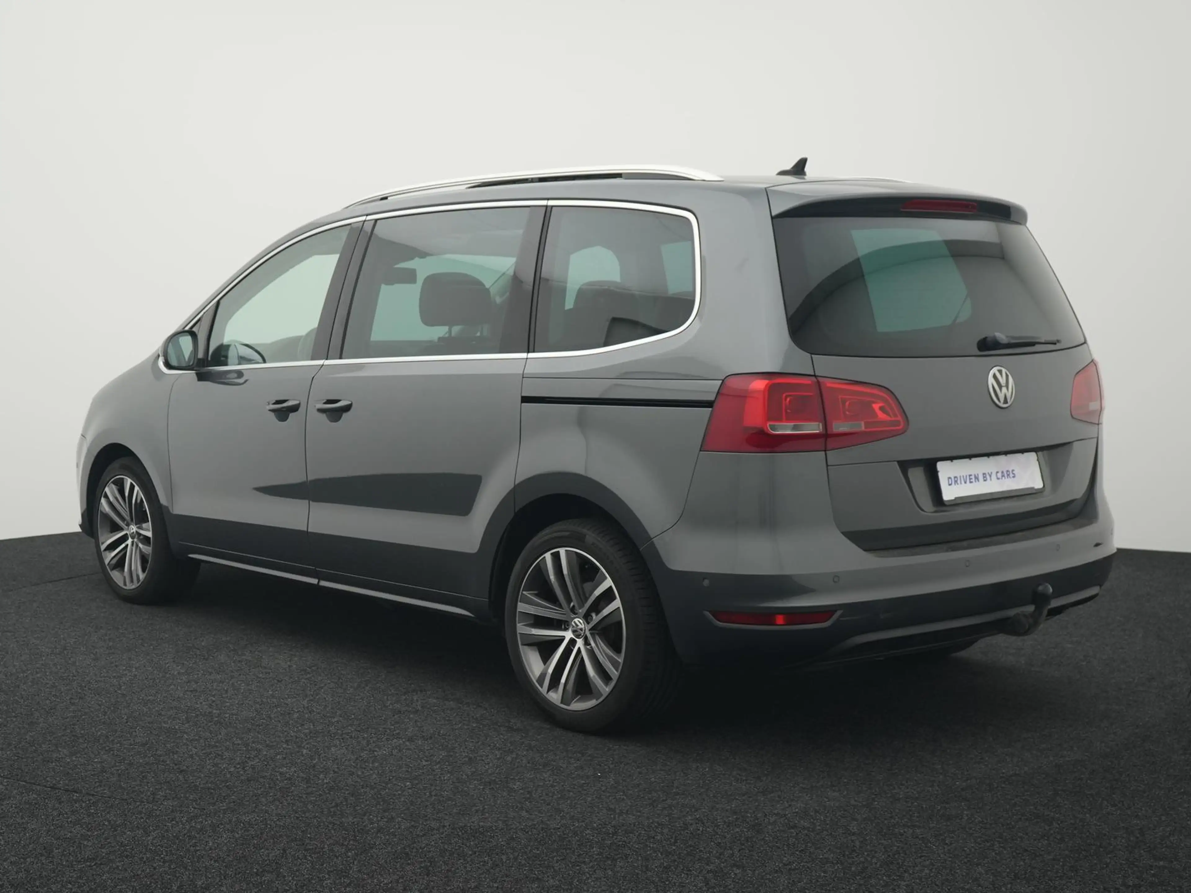 Volkswagen Sharan Highline,7P,MEMO,AHK,PANO,BIXENO,DYNAUDIO — photo 3
