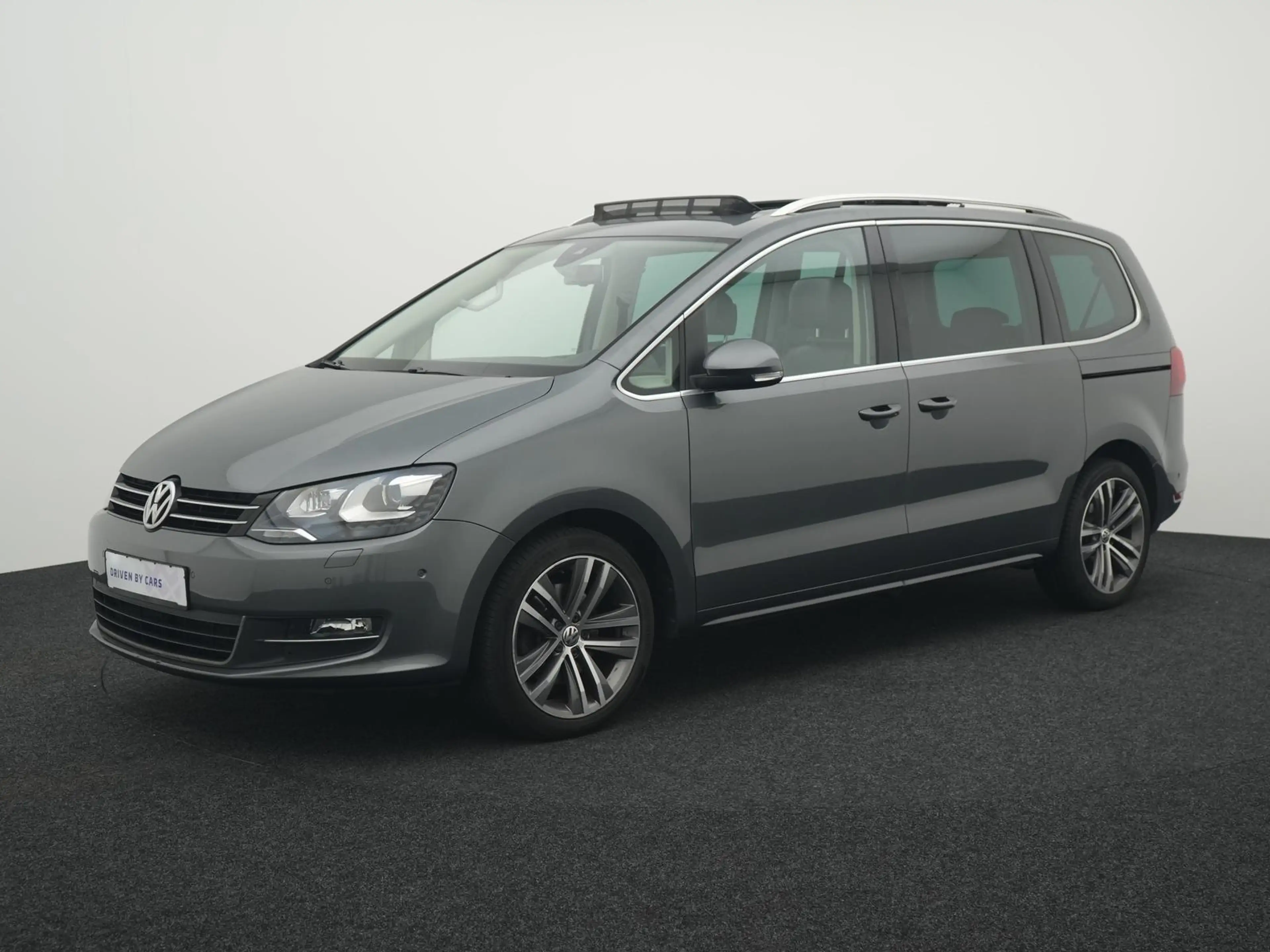 Volkswagen Sharan Highline,7P,MEMO,AHK,PANO,BIXENO,DYNAUDIO — photo 2