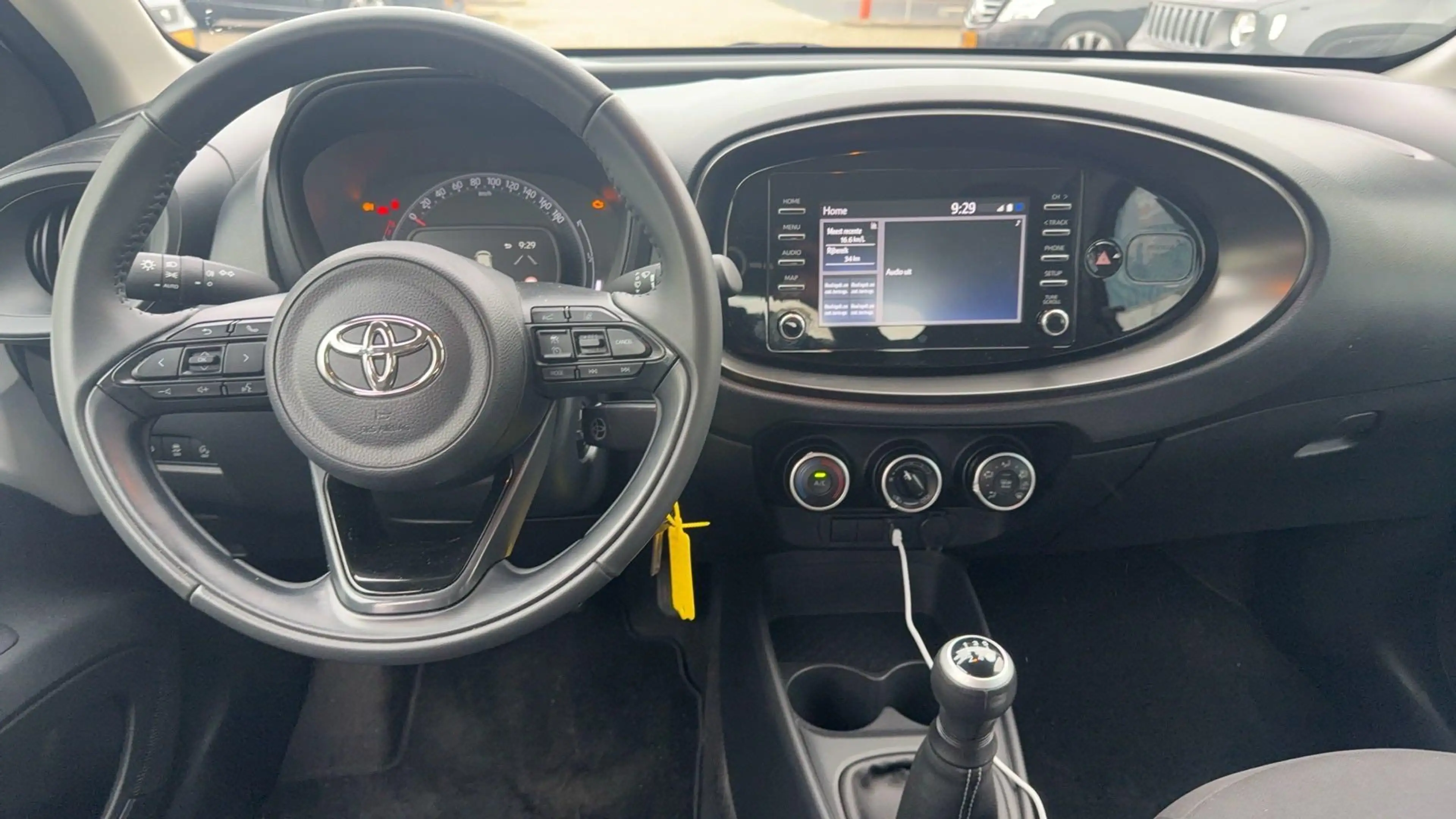 Toyota Aygo X 1.0 VVT-i MT Play Carplay/Btw/Volledig Dealeronder — photo 8