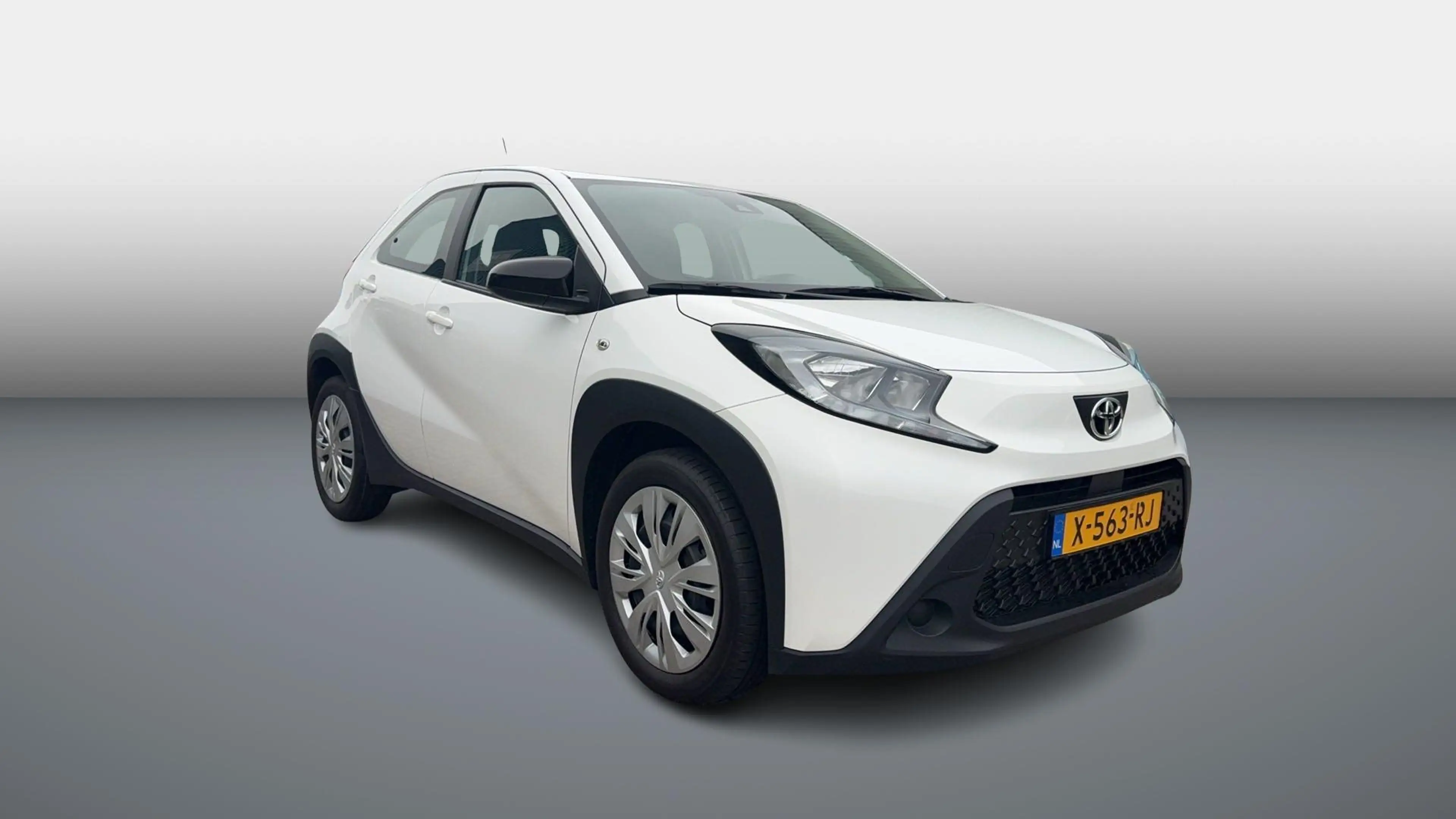 Toyota Aygo X 1.0 VVT-i MT Play Carplay/Btw/Volledig Dealeronder — photo 5