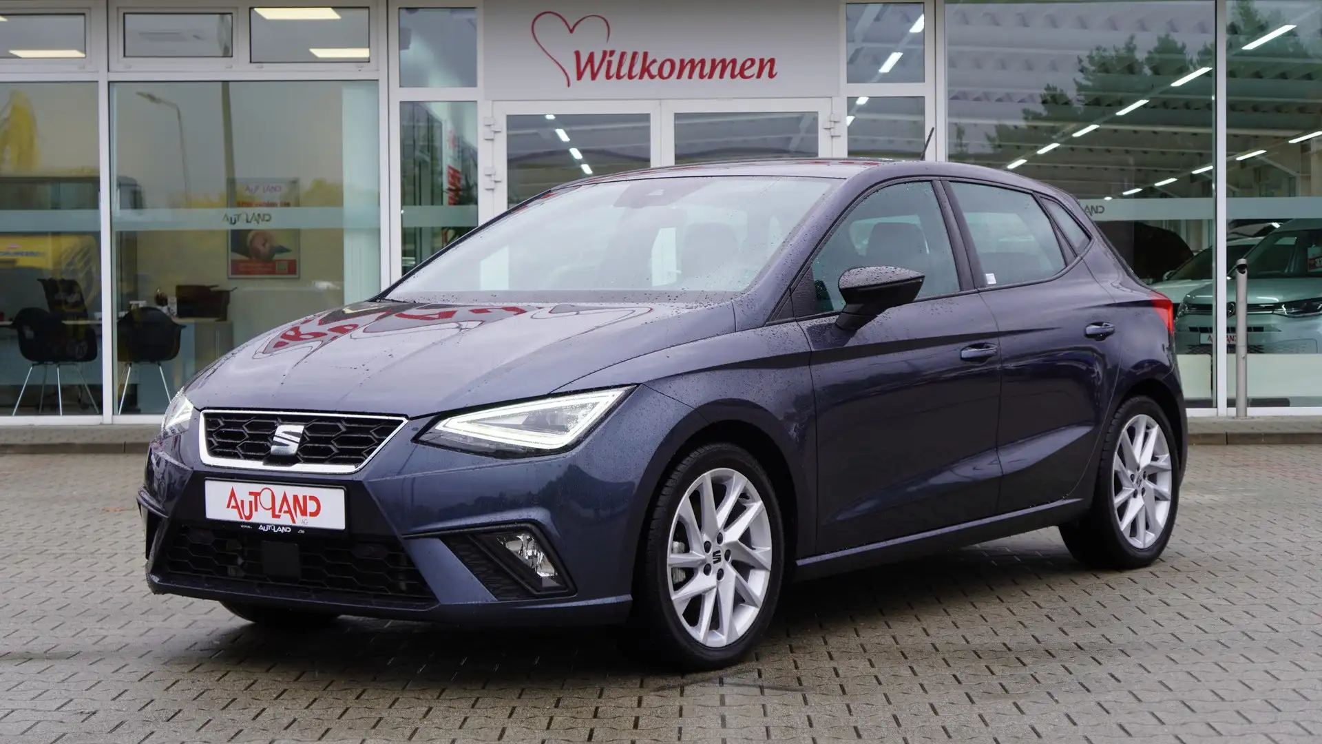 SEAT Ibiza 1.0 TSI FR DSG LED Navi FullLink Kamera Grau - 2