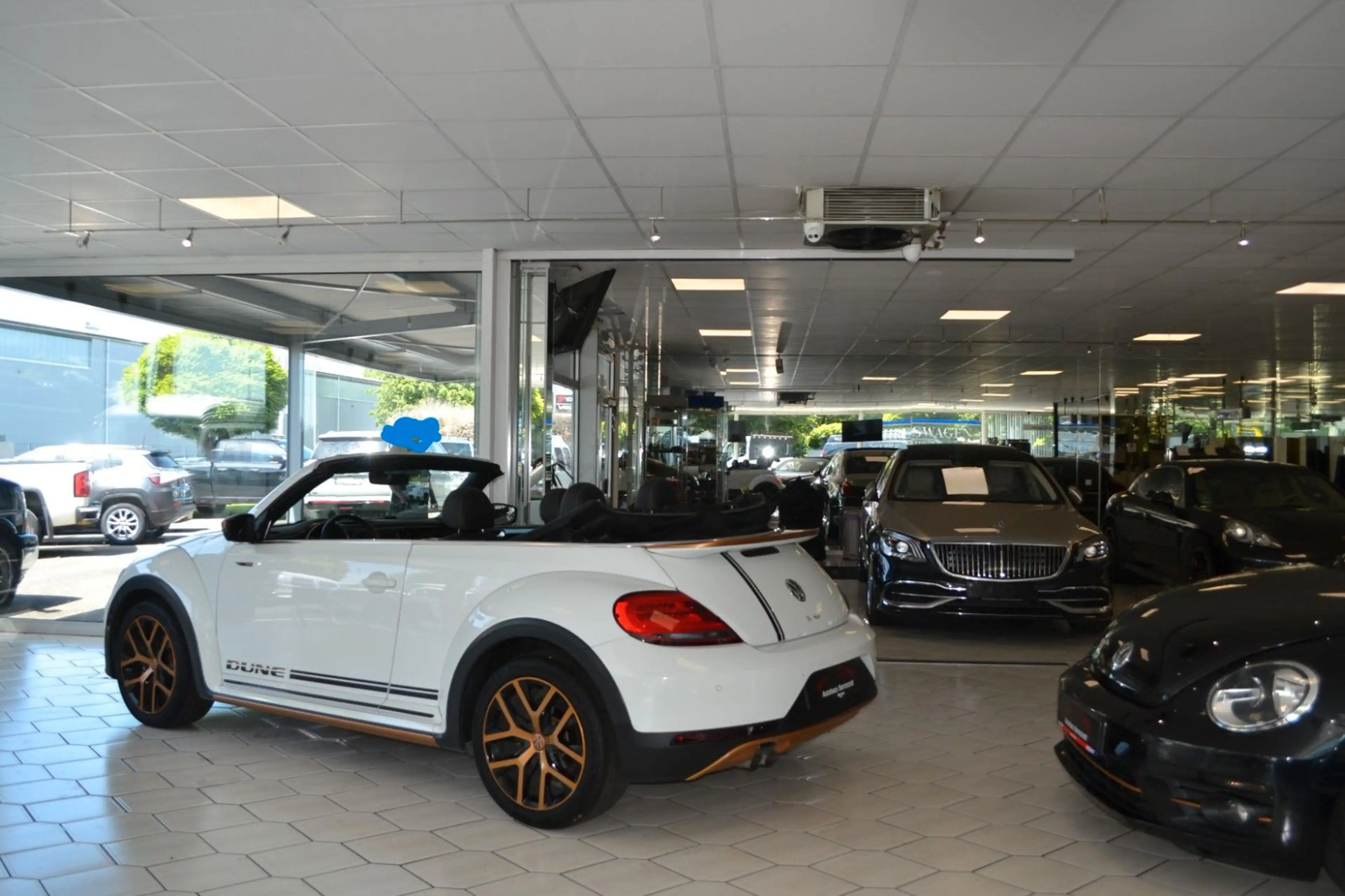 Volkswagen Beetle Cabriolet 1,8 Dune — photo 10