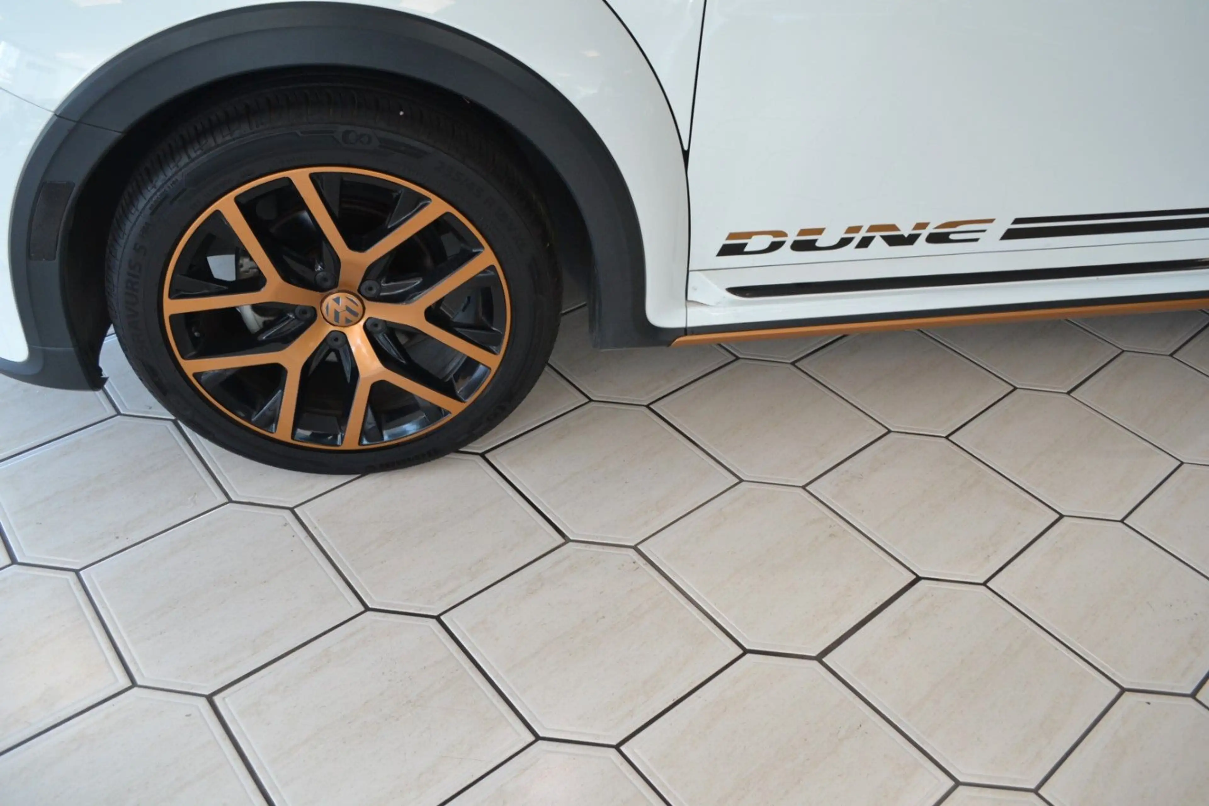 Volkswagen Beetle Cabriolet 1,8 Dune — photo 5