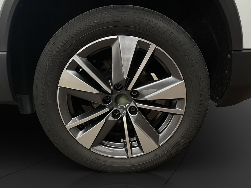Skoda Karoq 1.5 TSI Tour DSG AHK LED LM 17" PDC+RFK Te — photo 12