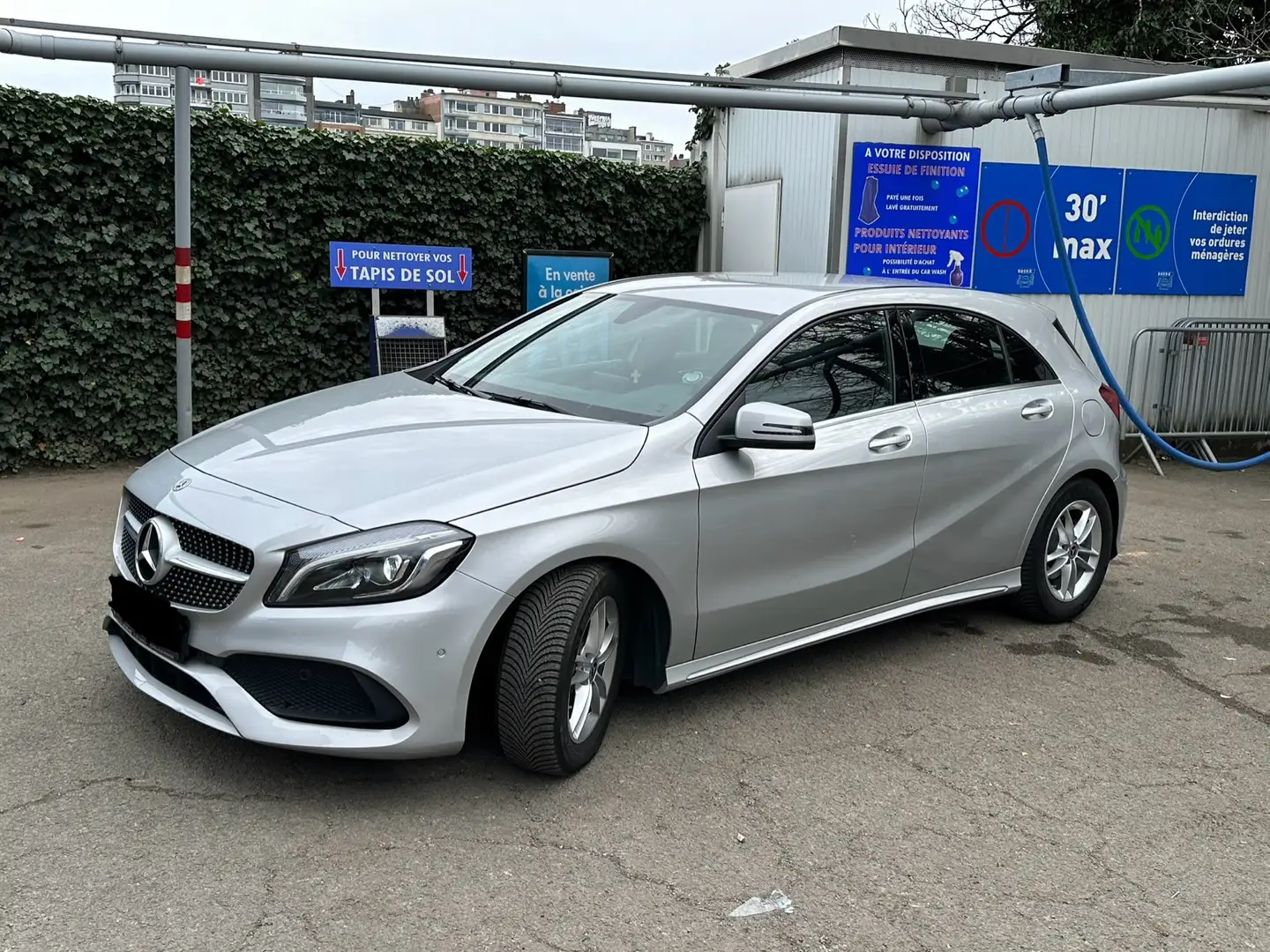 Mercedes-Benz A 200 d AMG Line Zilver - 1