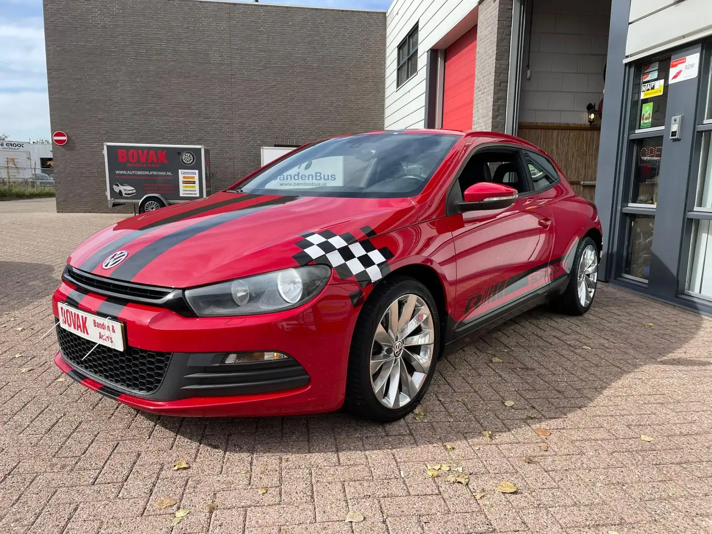 Volkswagen Scirocco 2.0 TSI R-Line AUTOMAAT Rood - 2