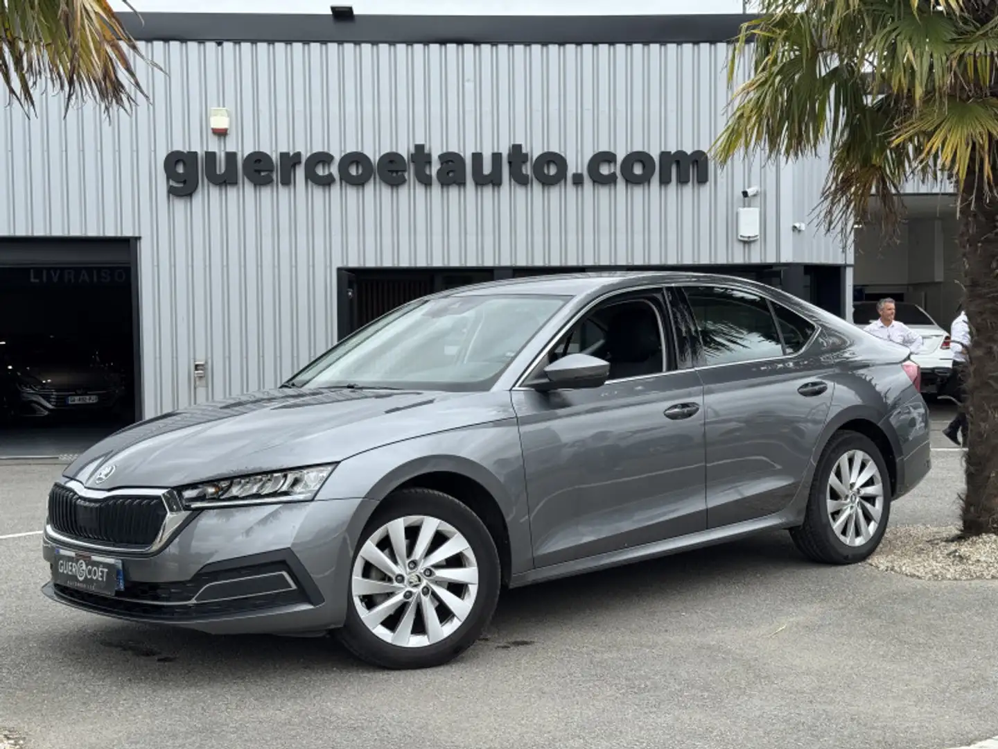 Skoda Octavia 2.0 TDI 150CH BUSINESS DSG7 Gris - 1
