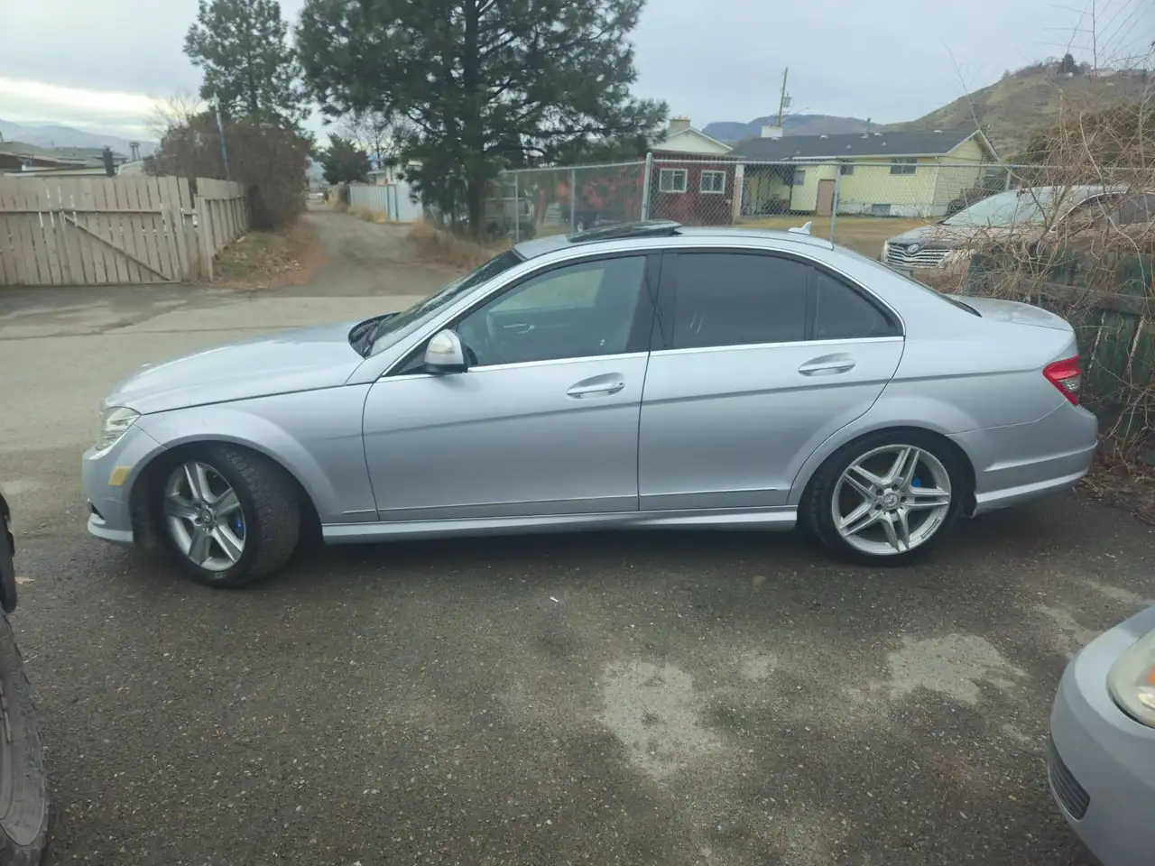 Mercedes-Benz C-Class снимка Mercedes-Benz C-Class