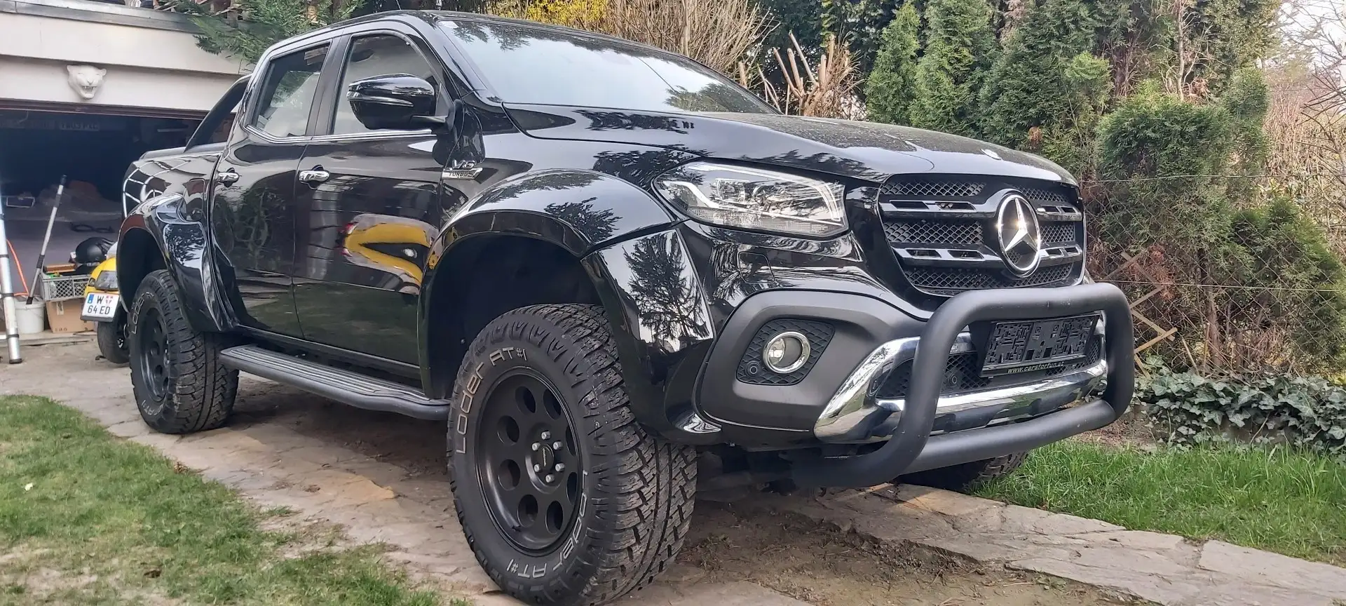 Mercedes-Benz X 350 - 1