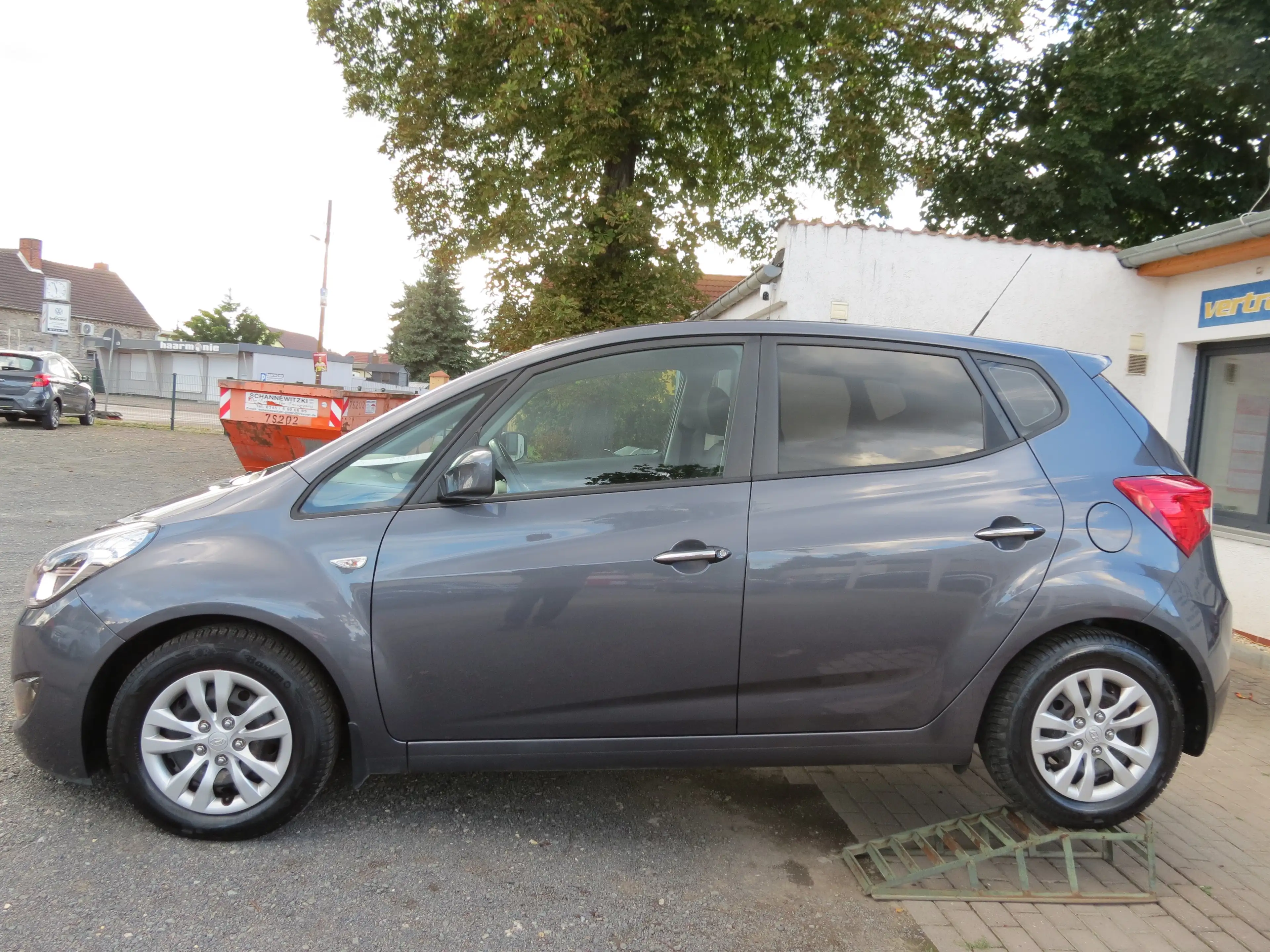 Hyundai iX20 Classic 1.Hand!! Allwetter!! Klima!!SHZ!!PDC!! — photo 4