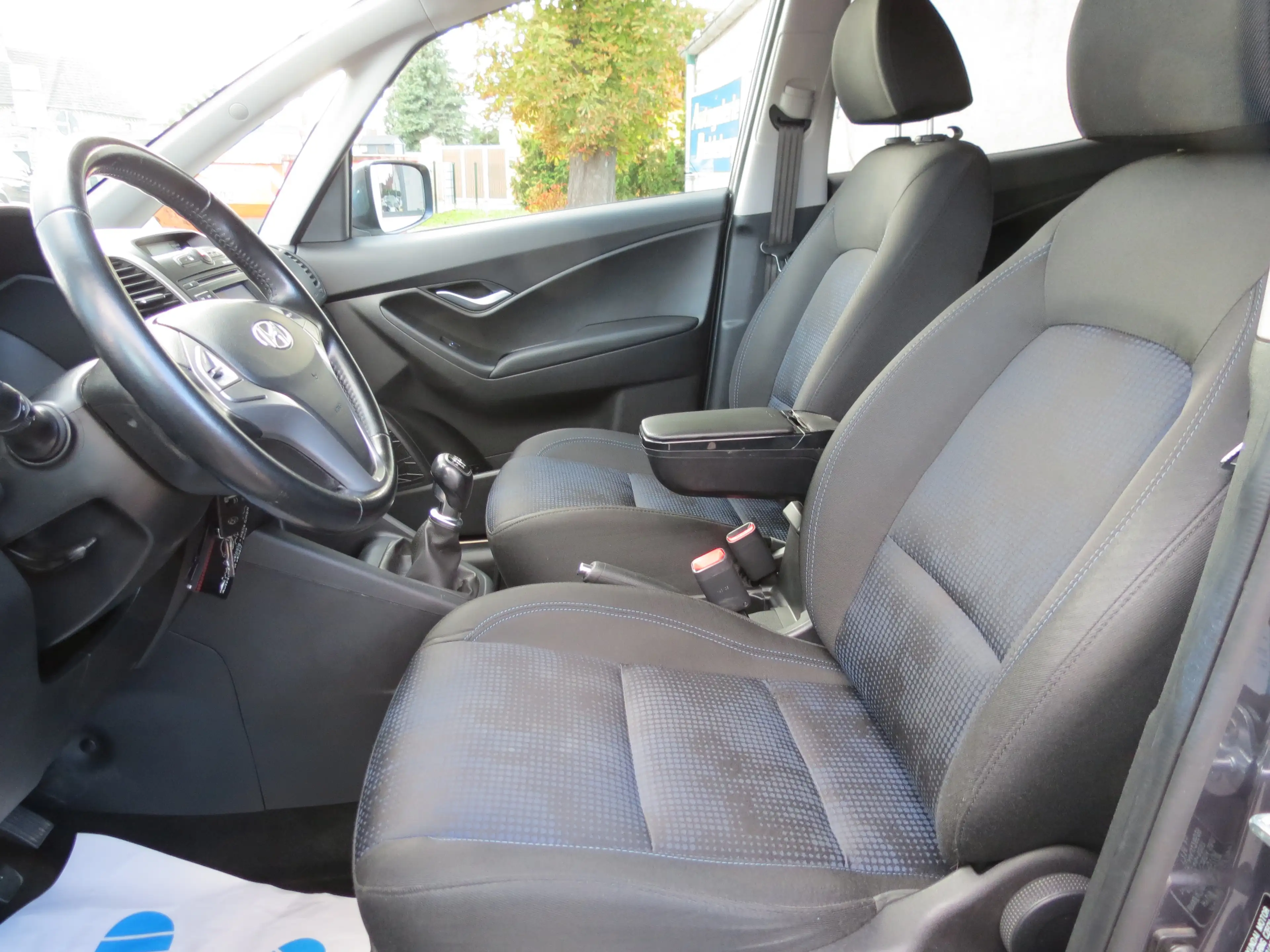 Hyundai iX20 Classic 1.Hand!! Allwetter!! Klima!!SHZ!!PDC!! — photo 13