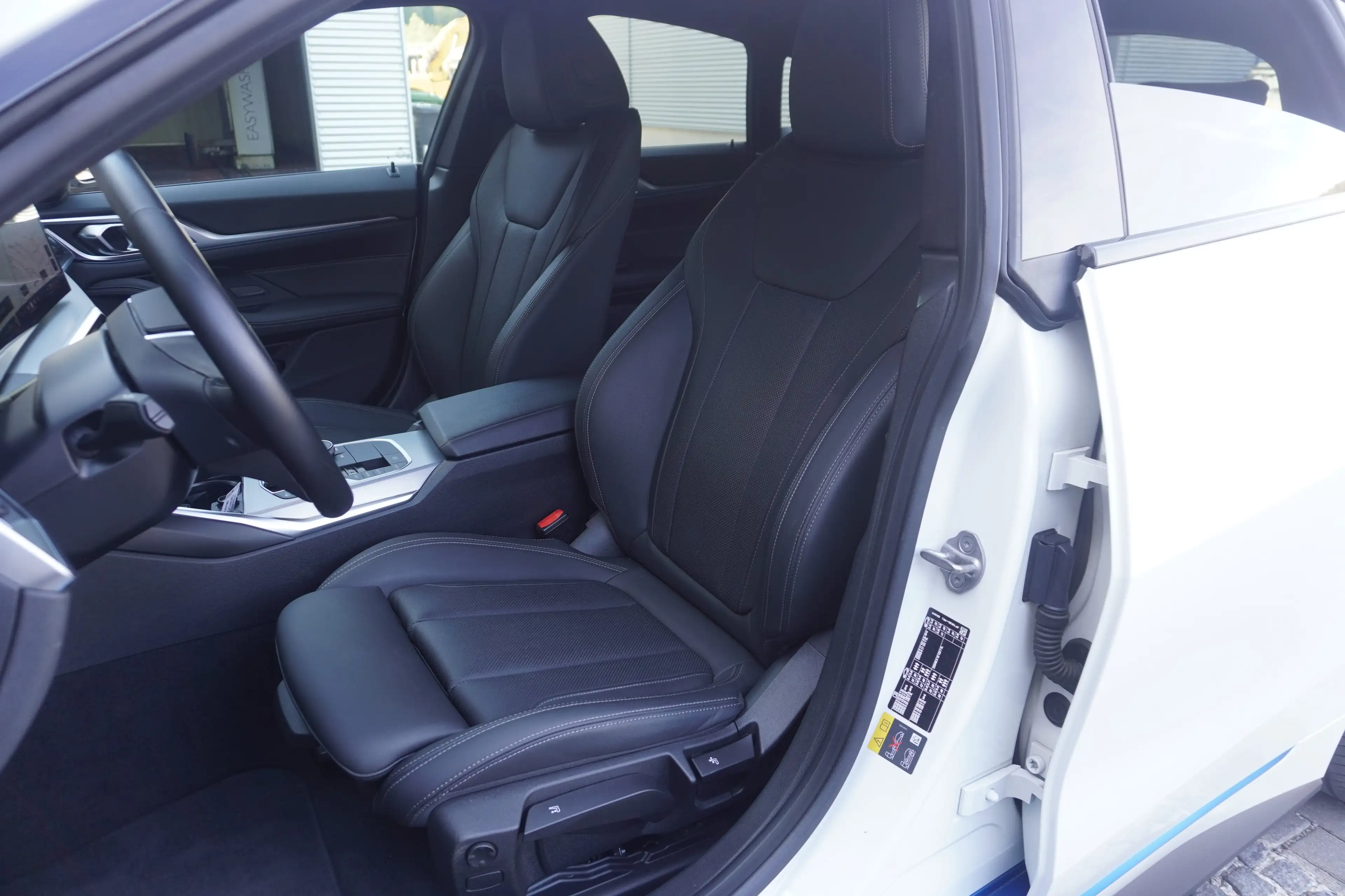 BMW i4 eDrive40 HeadUp 360Kamera DrivingPRO Sportsitze Hi — photo 12