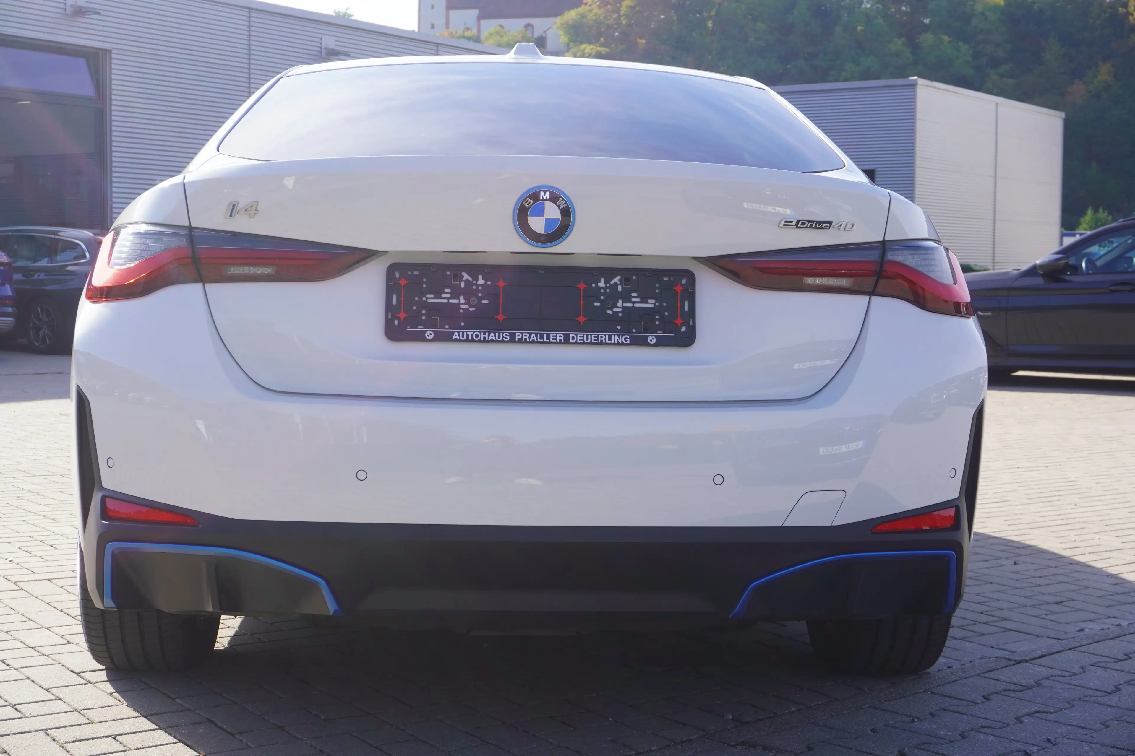 BMW i4 eDrive40 HeadUp 360Kamera DrivingPRO Sportsitze Hi — photo 8