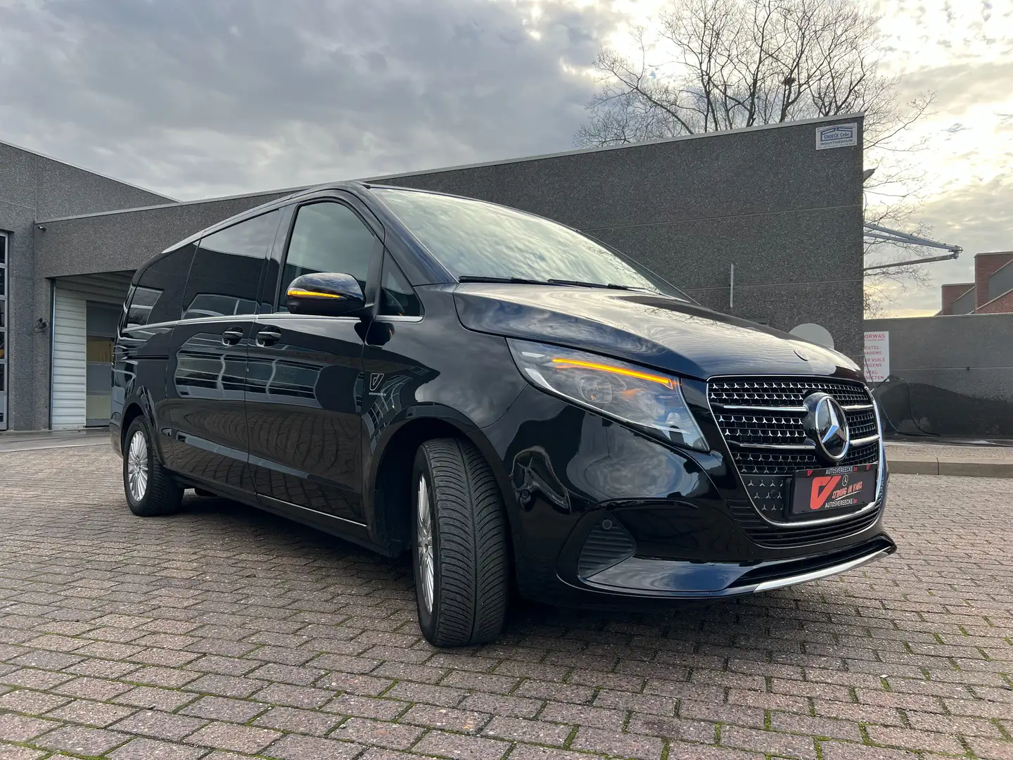 Mercedes-Benz V 300 L3 (64.250€ex) DUB CABINE | 4 MATIC | 360camera Zwart - 2