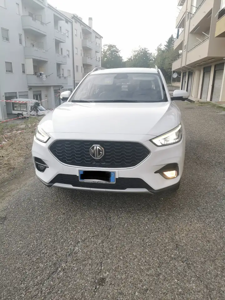MG ZS