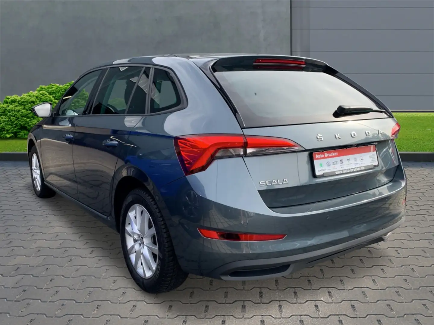 Skoda Scala Clever 1.0 TSI+Anhängerkupplung+Alufelgen+Klimaaut Grau - 2