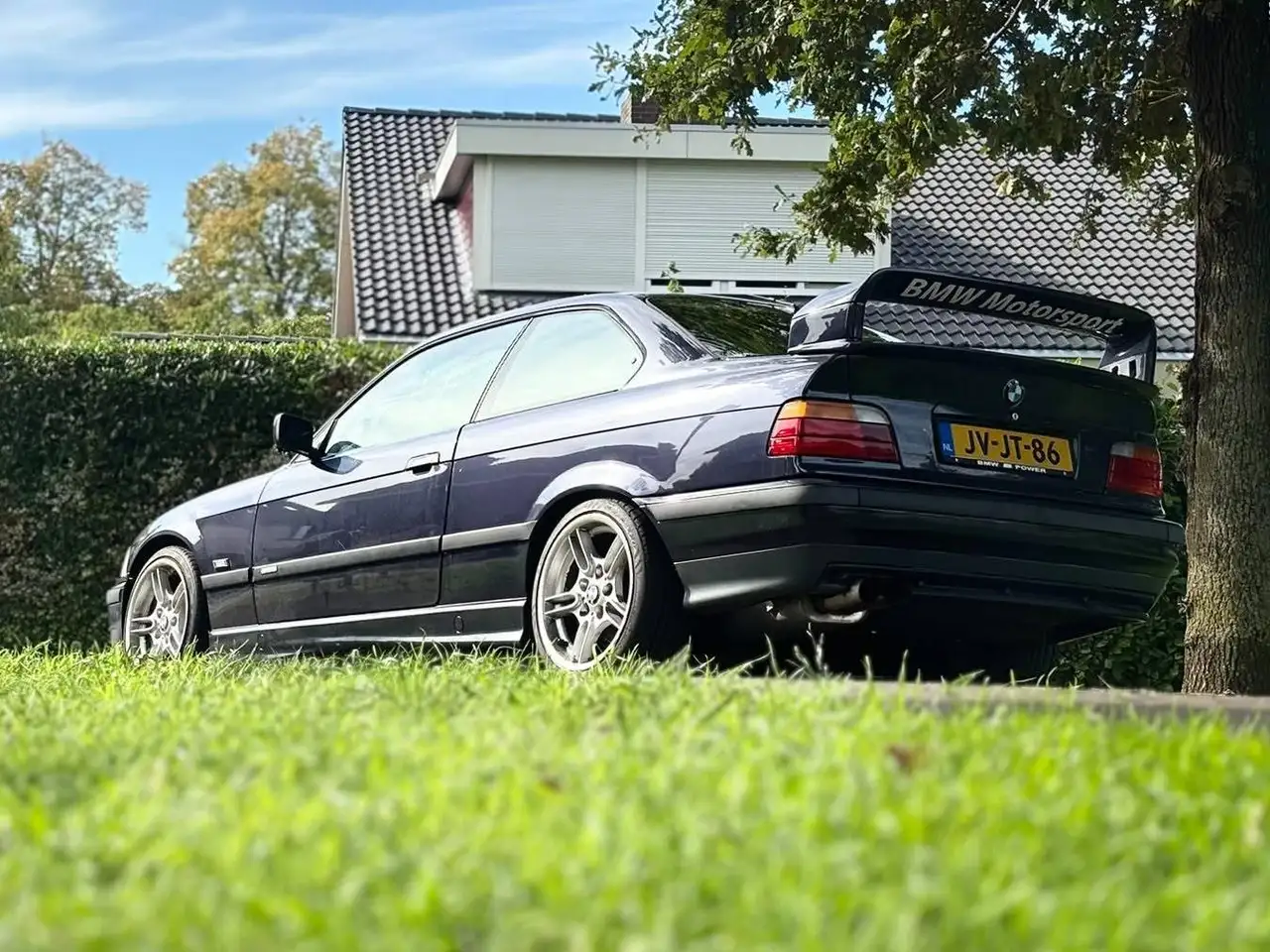 BMW 323, foto 2