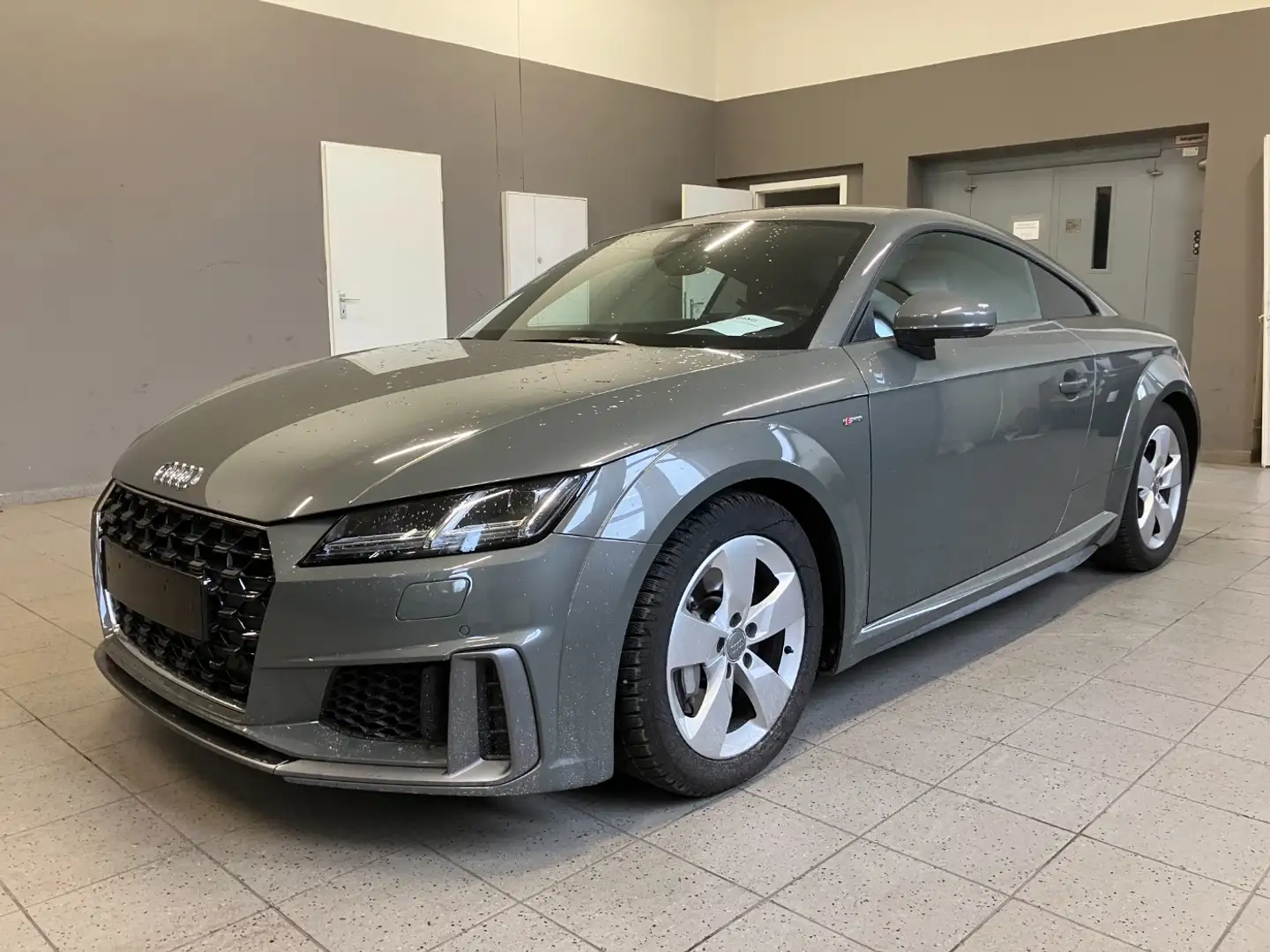 Audi TT Coupé 45 TFSI qu. S tr. S-Line*Matrix*Leder*19 Grau - 2