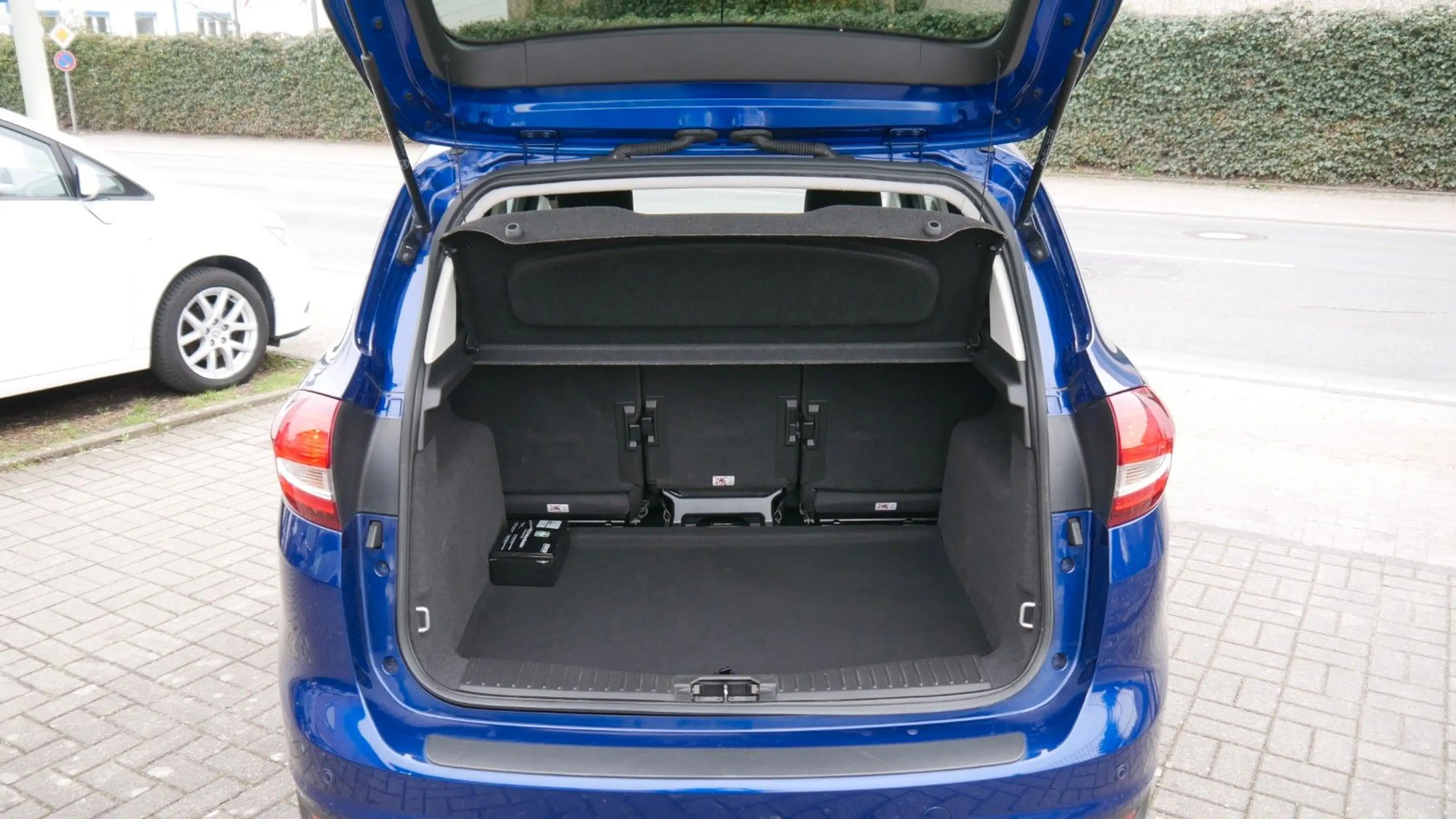 Ford C-Max Business Edition — photo 15