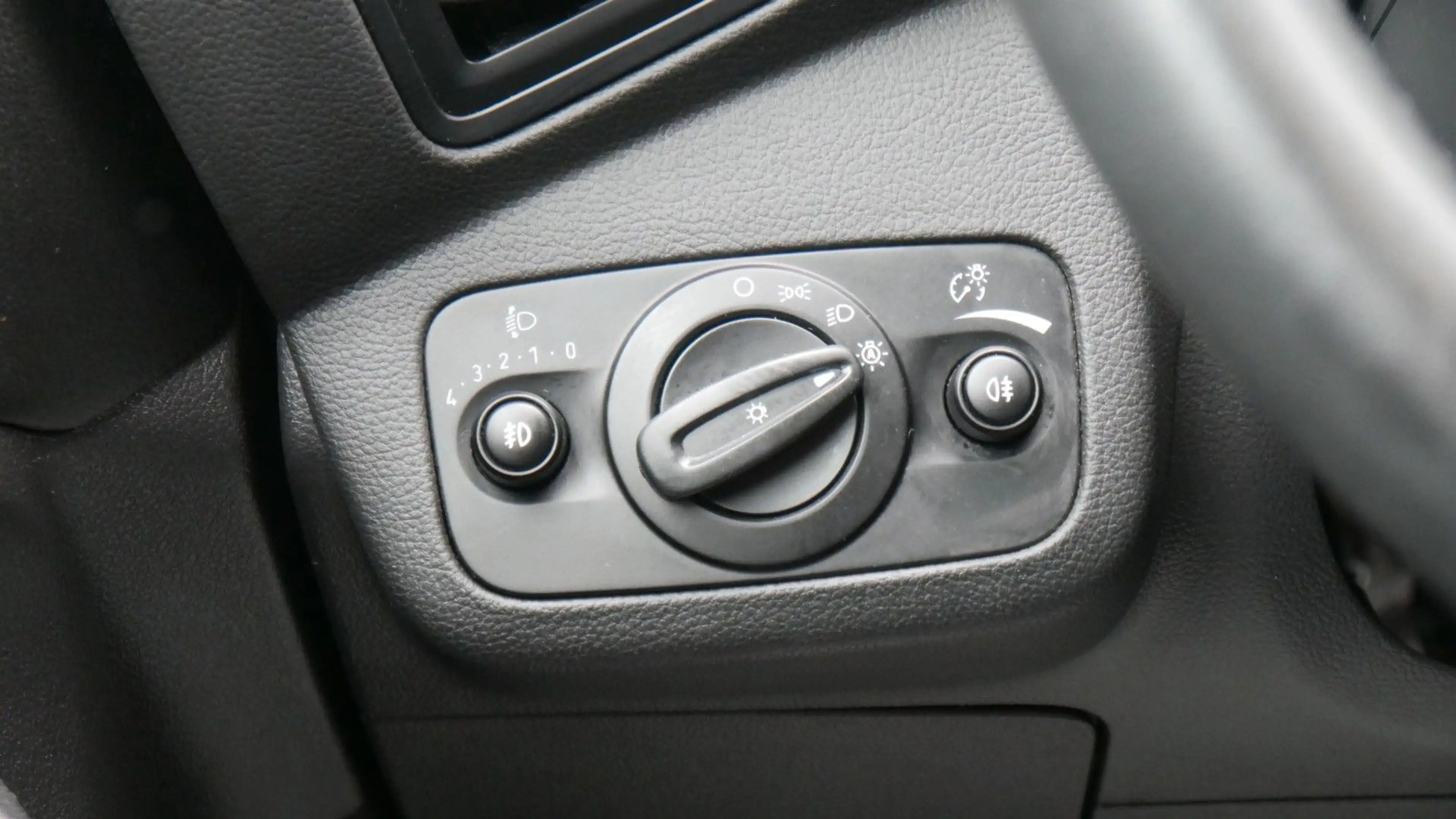 Ford C-Max Business Edition — photo 11